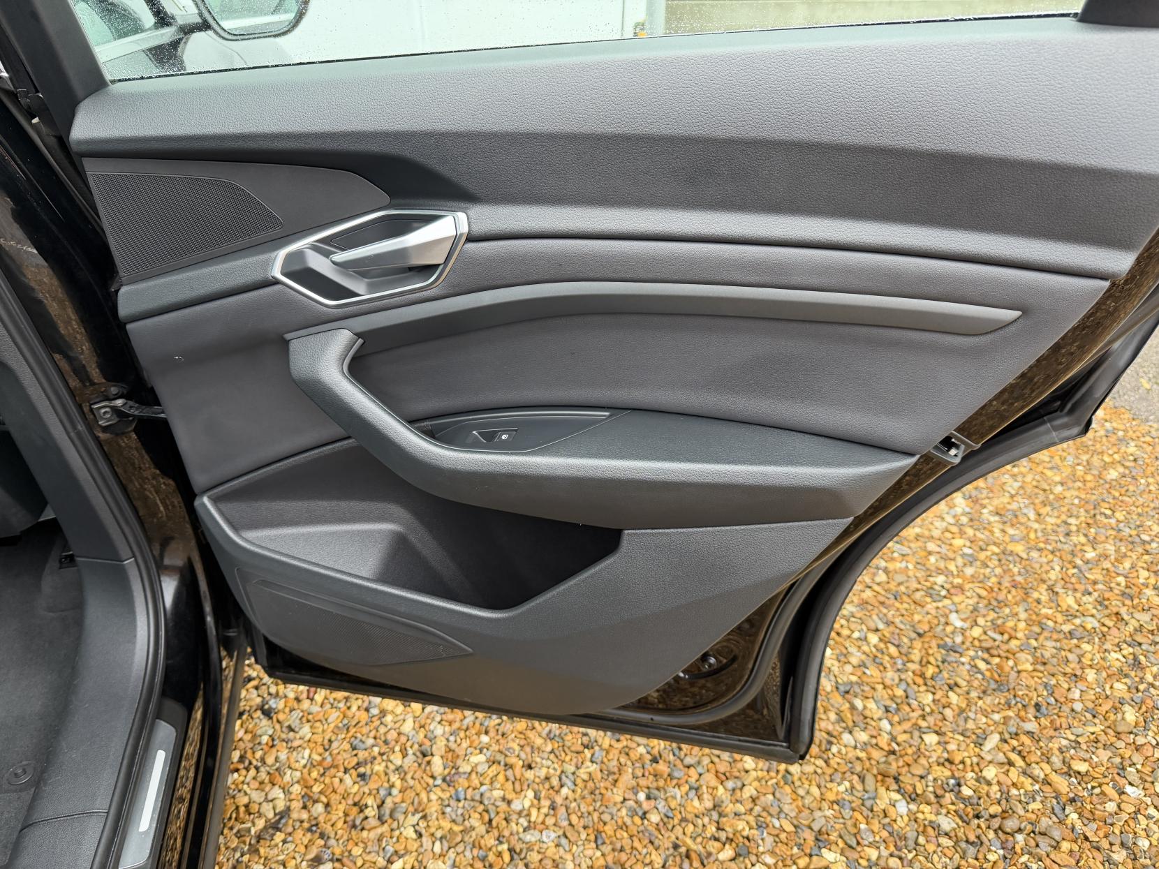 Audi e-tron 50 Technik SUV 5dr Electric Auto quattro 71.2kWh (313 ps)