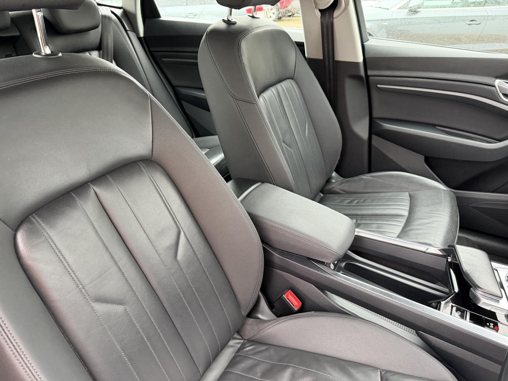 Audi e-tron 50 Technik SUV 5dr Electric Auto quattro 71.2kWh (313 ps)