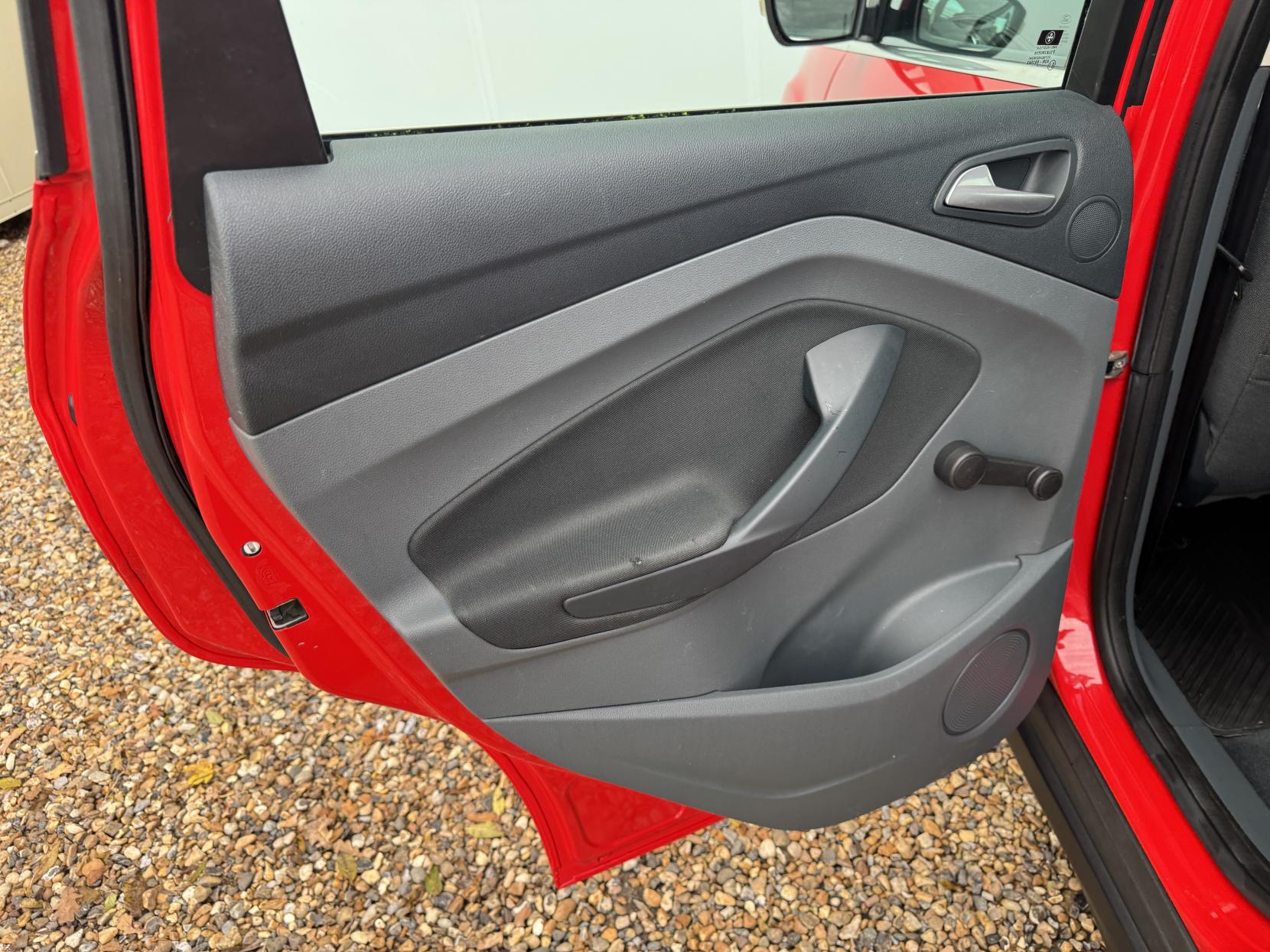 Ford C-Max 1.6 Zetec MPV 5dr Petrol Manual Euro 5 (105 ps)