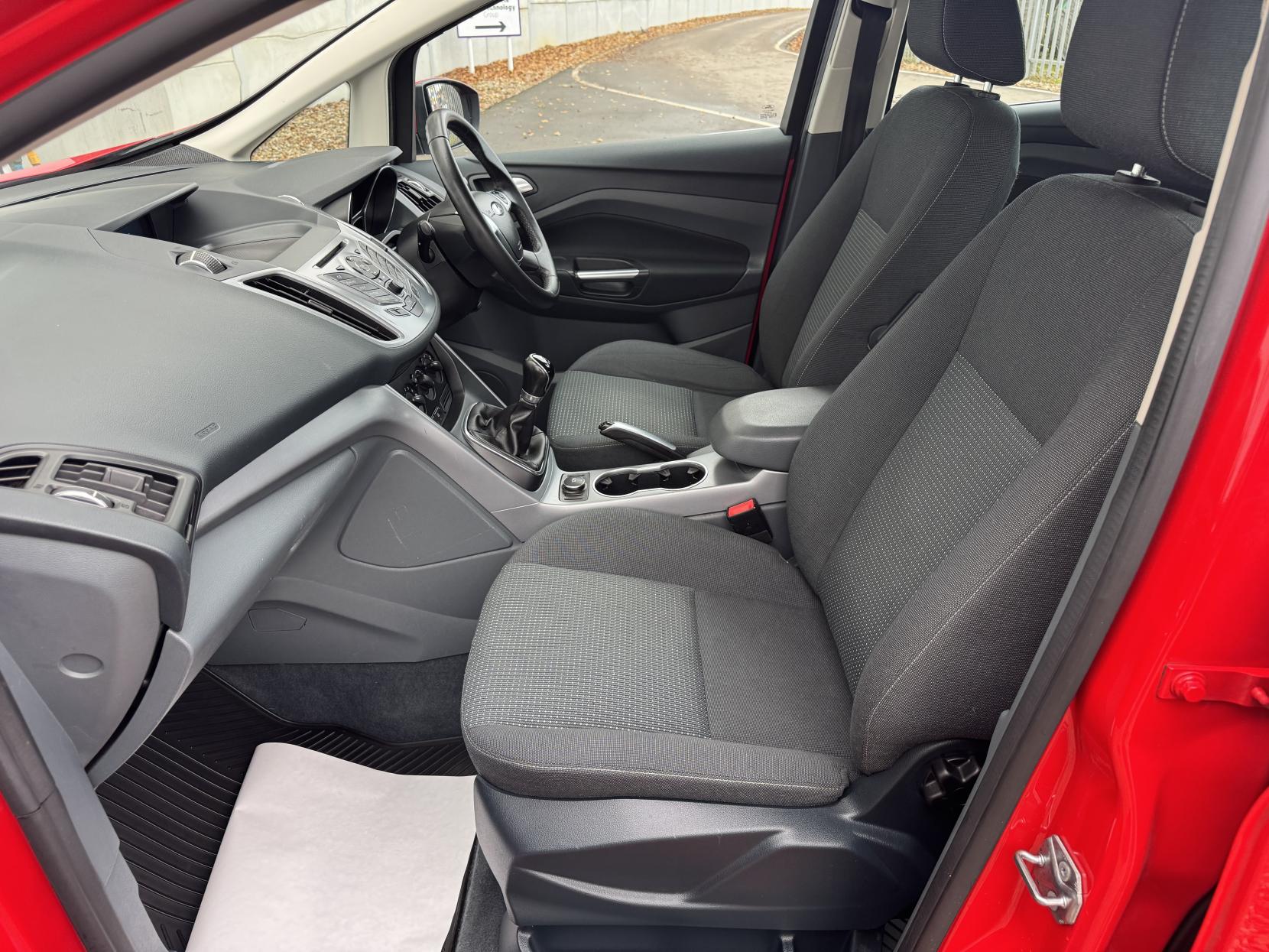 Ford C-Max 1.6 Zetec MPV 5dr Petrol Manual Euro 5 (105 ps)