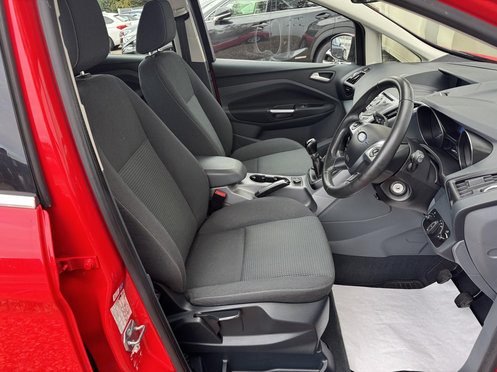 Ford C-Max 1.6 Zetec MPV 5dr Petrol Manual Euro 5 (105 ps)