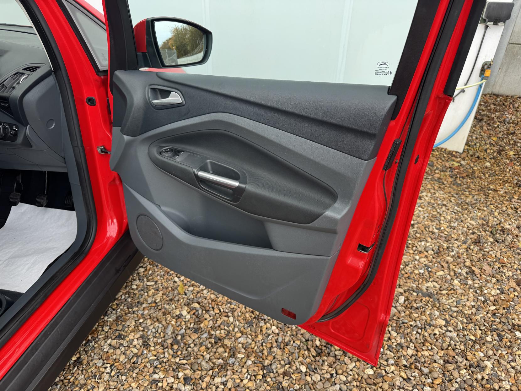 Ford C-Max 1.6 Zetec MPV 5dr Petrol Manual Euro 5 (105 ps)