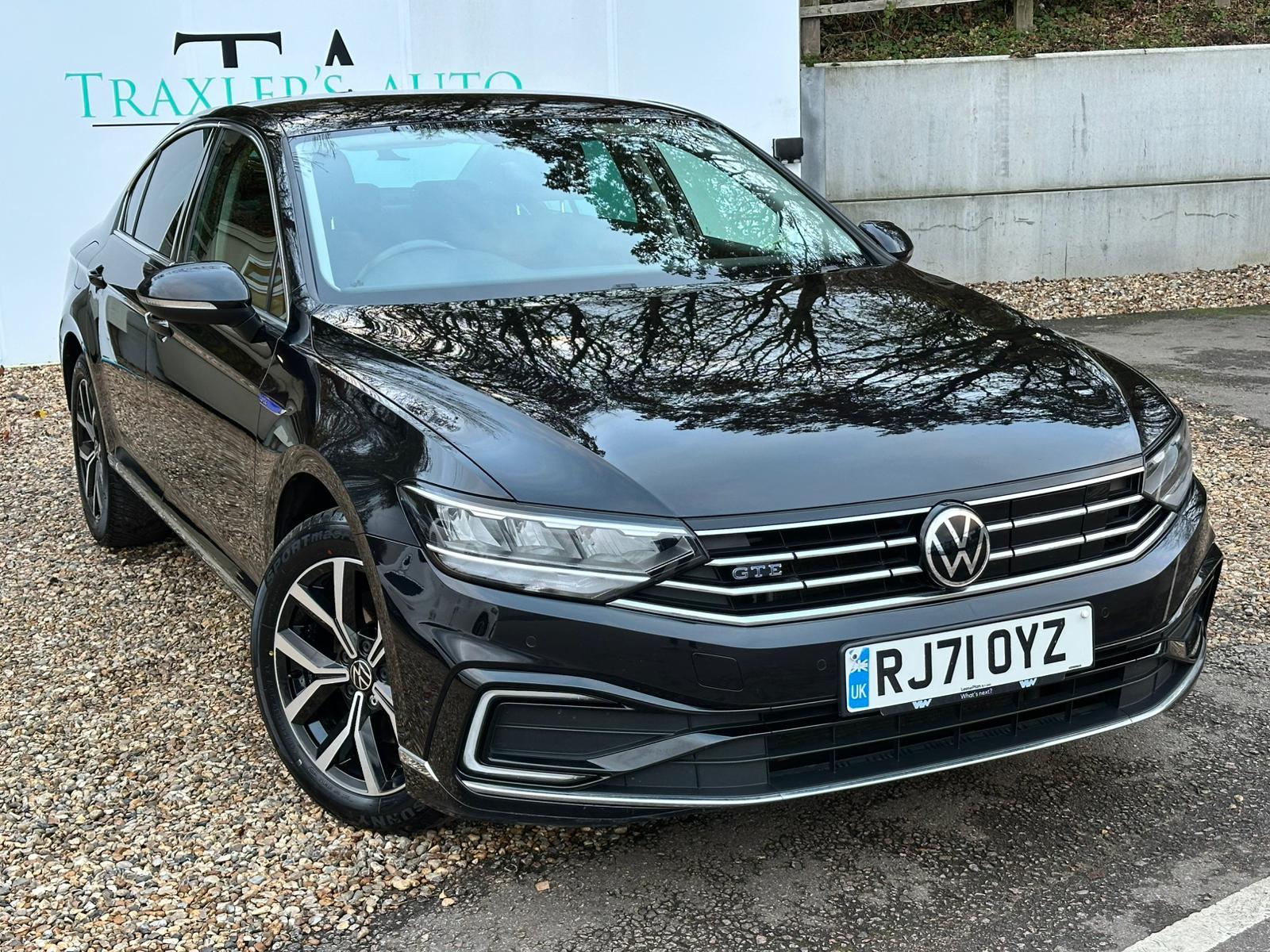 Volkswagen Passat 1.4 TSI 13kWh GTE Saloon 4dr Petrol Plug-in Hybrid DSG Euro 6 (s/s) (218 ps)