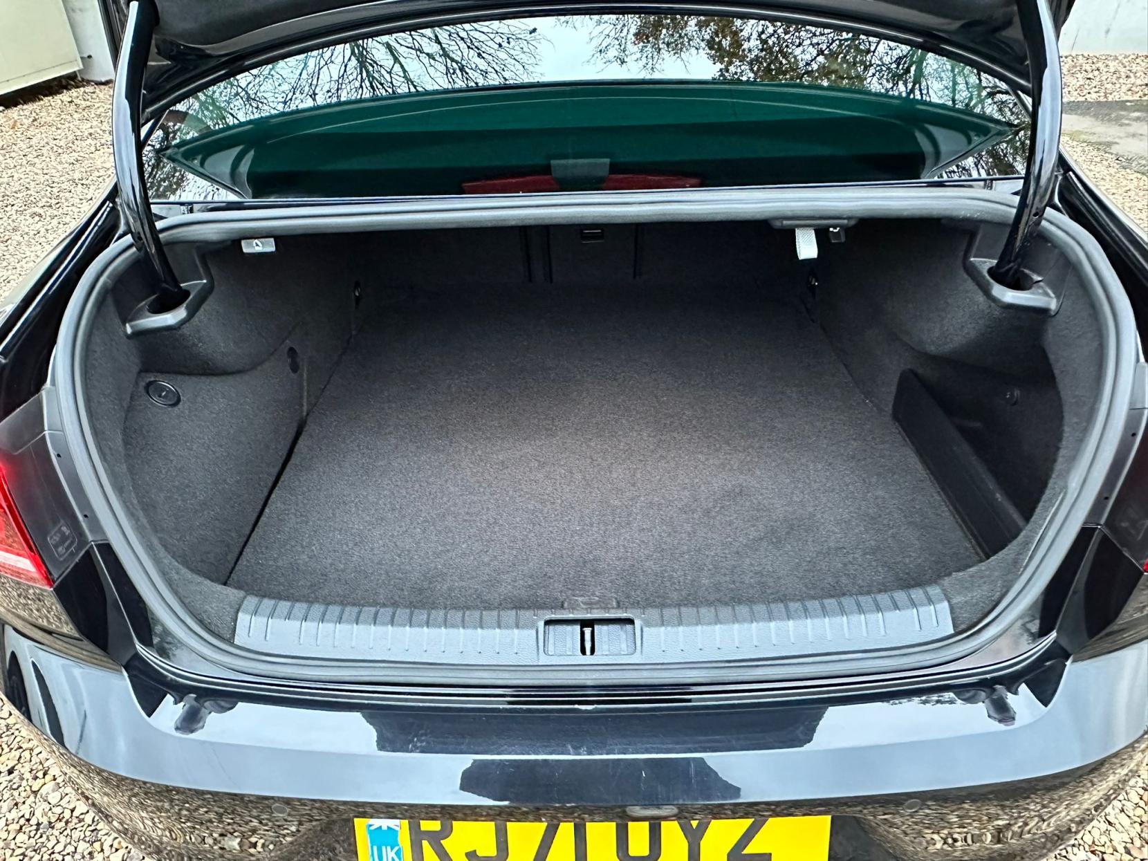 Volkswagen Passat 1.4 TSI 13kWh GTE Saloon 4dr Petrol Plug-in Hybrid DSG Euro 6 (s/s) (218 ps)