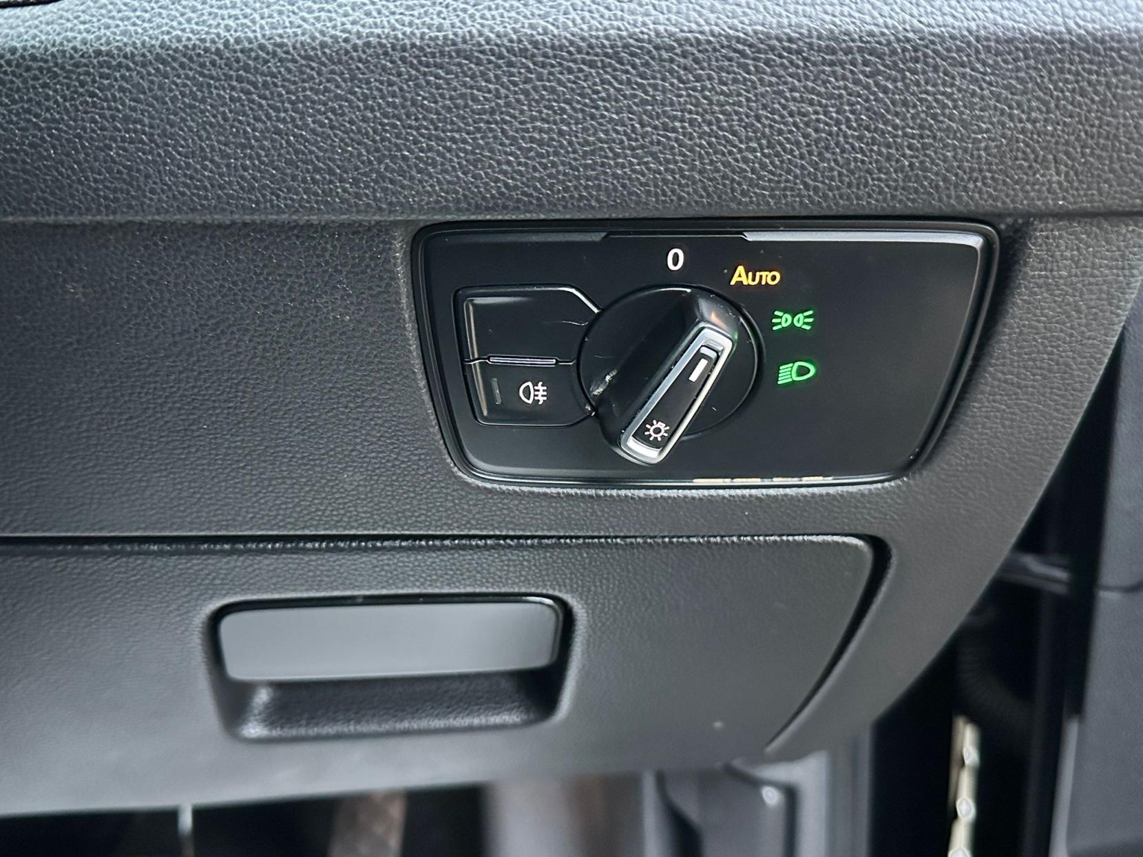 Volkswagen Passat 1.4 TSI 13kWh GTE Saloon 4dr Petrol Plug-in Hybrid DSG Euro 6 (s/s) (218 ps)