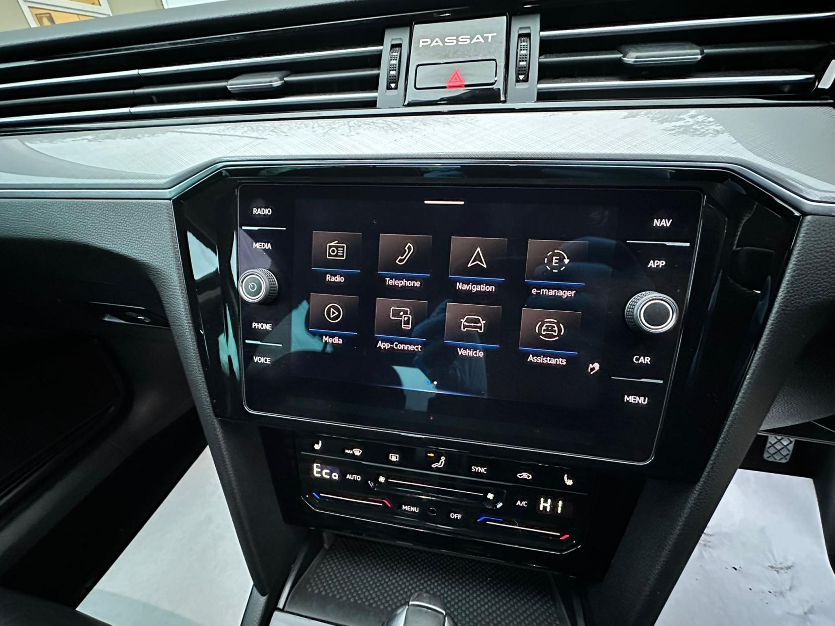 Volkswagen Passat 1.4 TSI 13kWh GTE Saloon 4dr Petrol Plug-in Hybrid DSG Euro 6 (s/s) (218 ps)