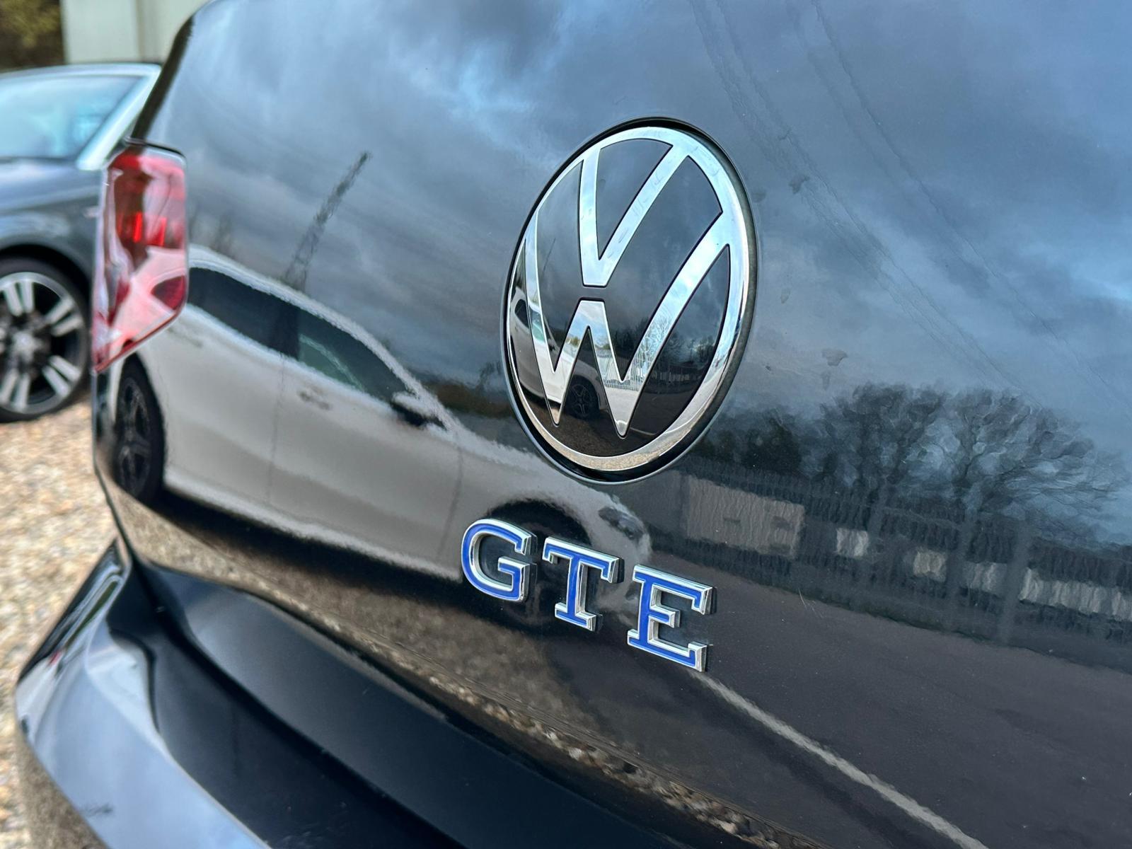 Volkswagen Passat 1.4 TSI 13kWh GTE Saloon 4dr Petrol Plug-in Hybrid DSG Euro 6 (s/s) (218 ps)