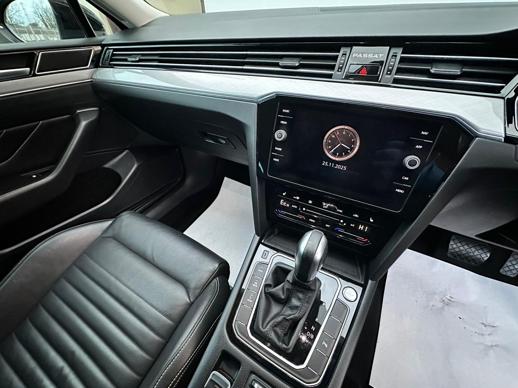 Volkswagen Passat 1.4 TSI 13kWh GTE Saloon 4dr Petrol Plug-in Hybrid DSG Euro 6 (s/s) (218 ps)