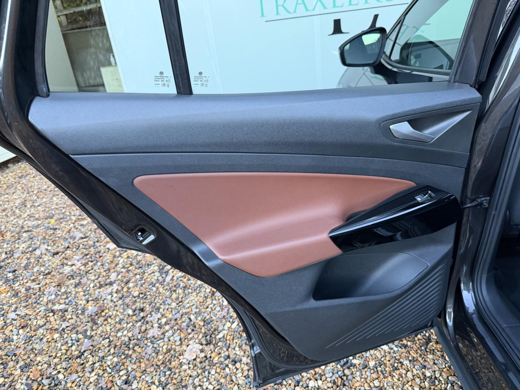 Volkswagen ID.4 Pro Performance 77kWh 1ST Edition SUV 5dr Electric Auto (204 ps)