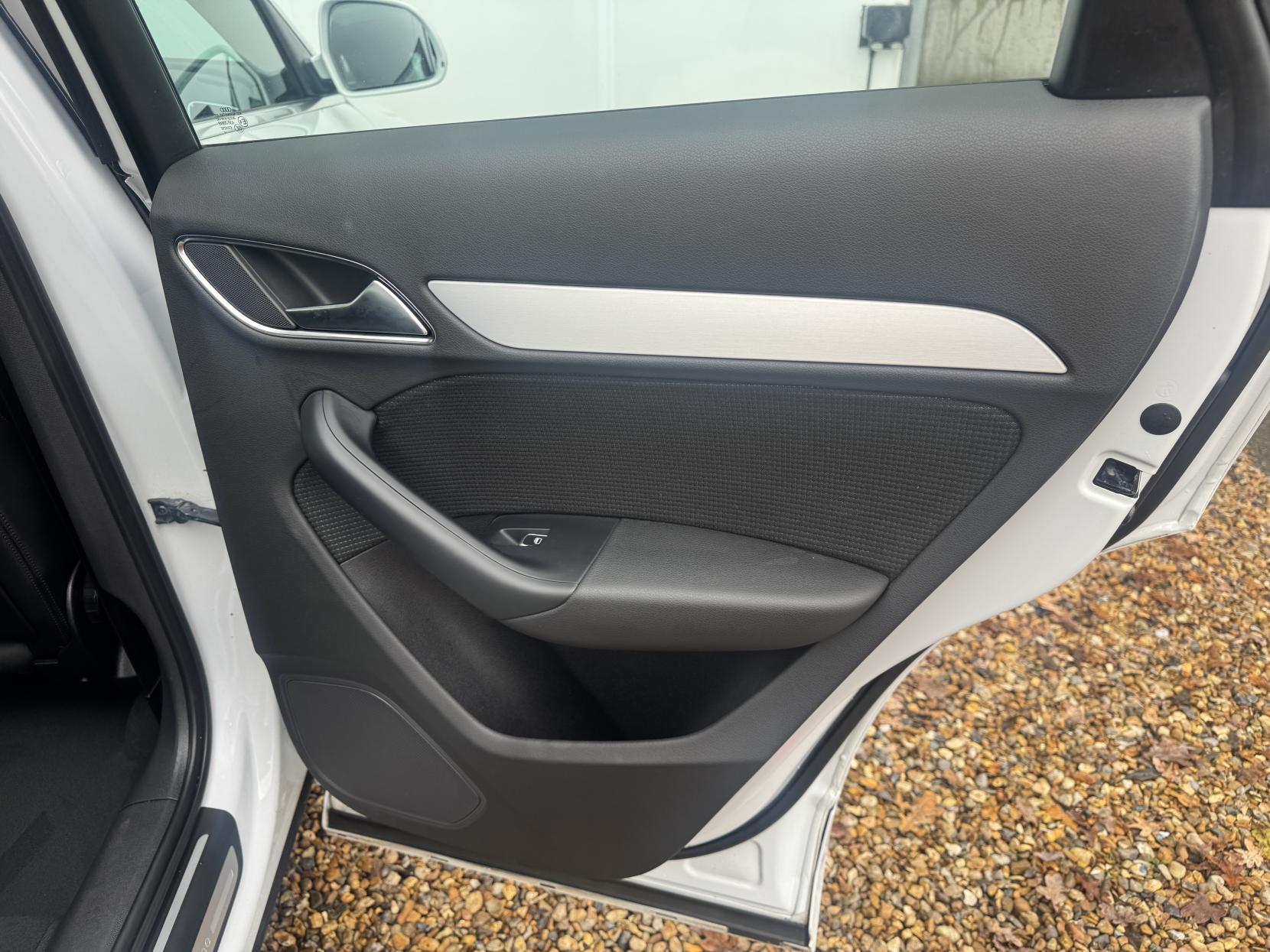 Audi Q3 1.4 TFSI S line SUV 5dr Petrol S Tronic Euro 6 (s/s) (150 ps)