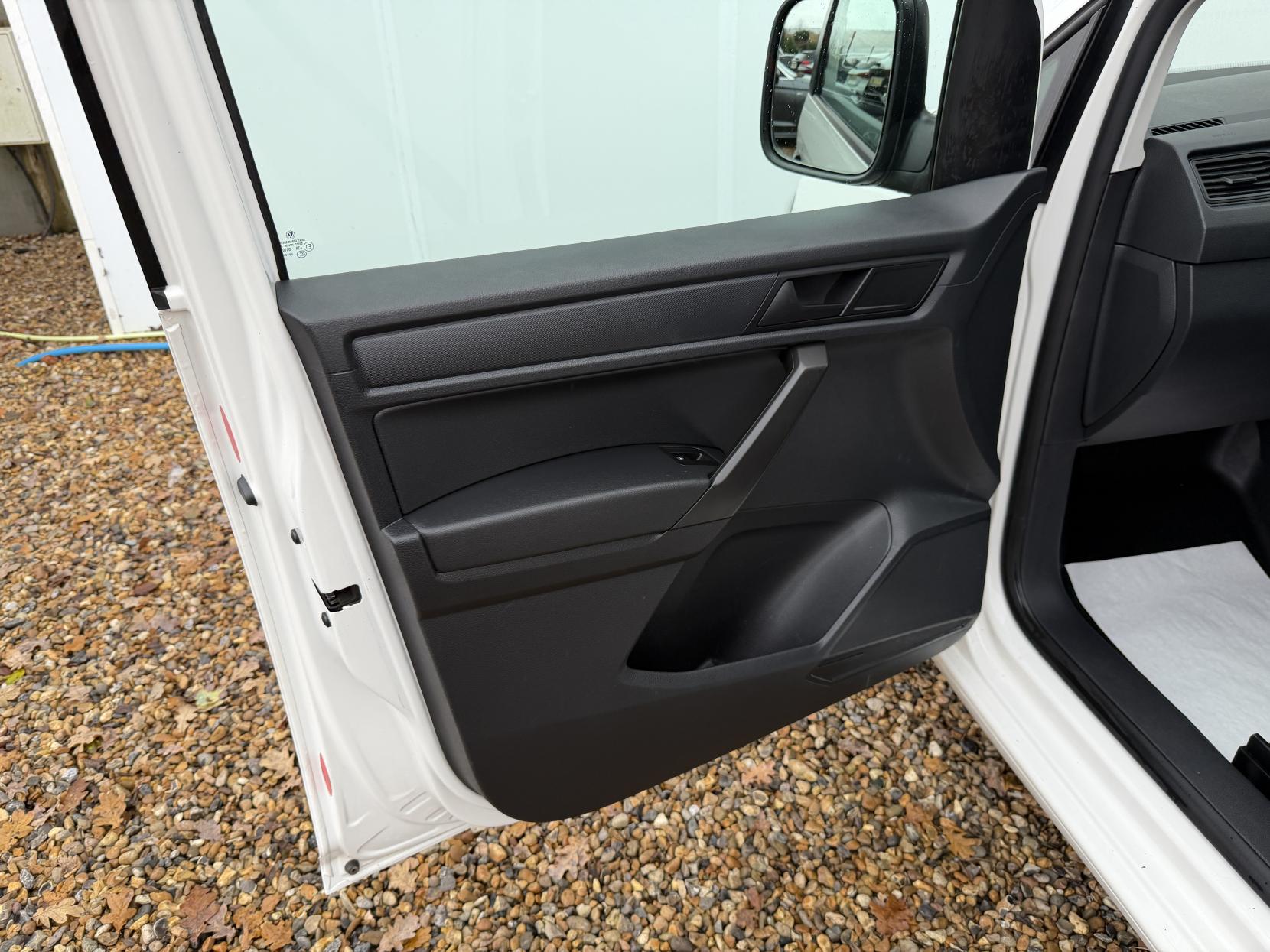 Volkswagen Caddy Maxi 2.0 TDI C20 Startline Panel Van 6dr Diesel DSG LWB Euro 6 (s/s) (102 ps)