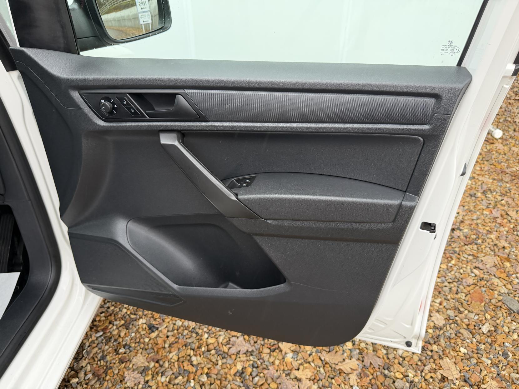 Volkswagen Caddy Maxi 2.0 TDI C20 Startline Panel Van 6dr Diesel DSG LWB Euro 6 (s/s) (102 ps)