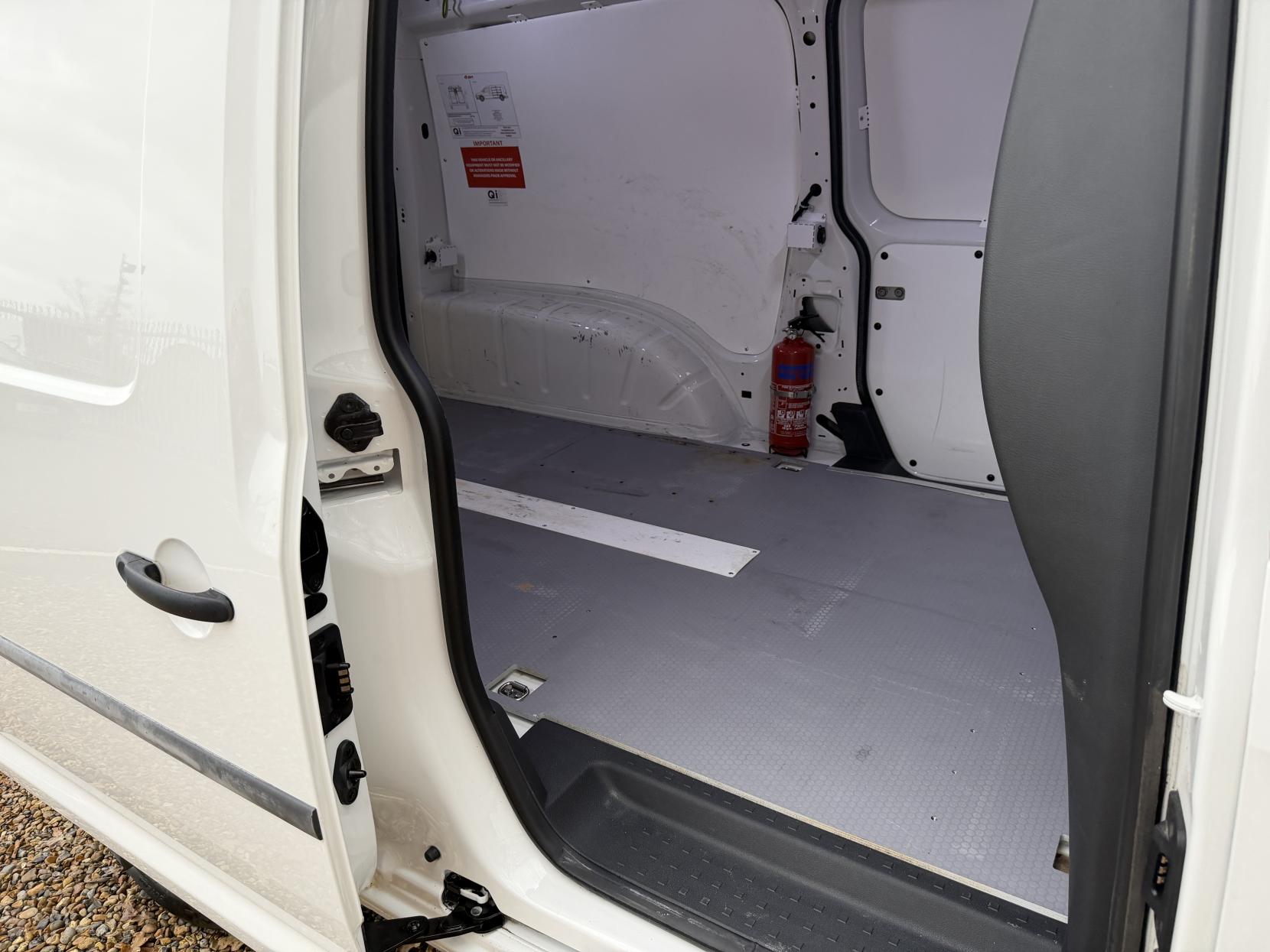 Volkswagen Caddy Maxi 2.0 TDI C20 Startline Panel Van 6dr Diesel DSG LWB Euro 6 (s/s) (102 ps)