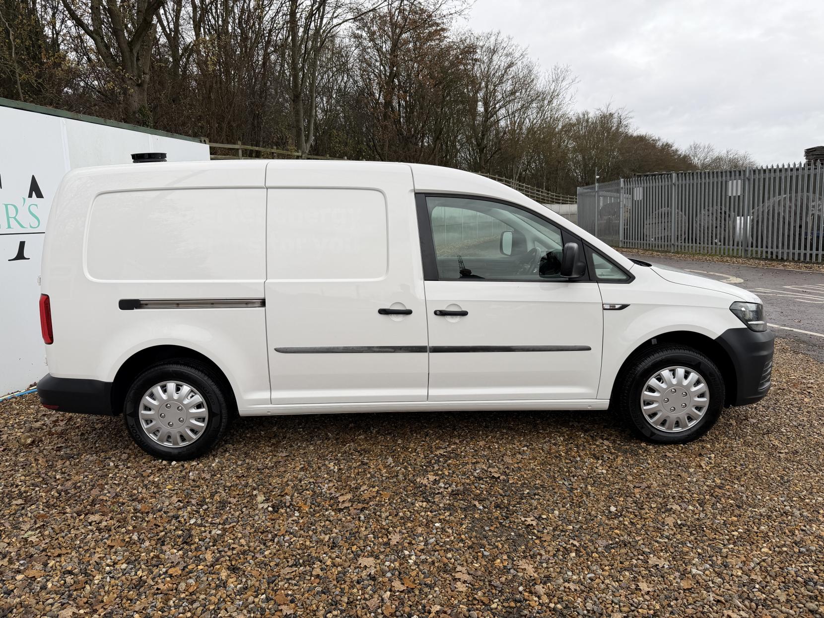 Volkswagen Caddy Maxi 2.0 TDI C20 Startline Panel Van 6dr Diesel DSG LWB Euro 6 (s/s) (102 ps)
