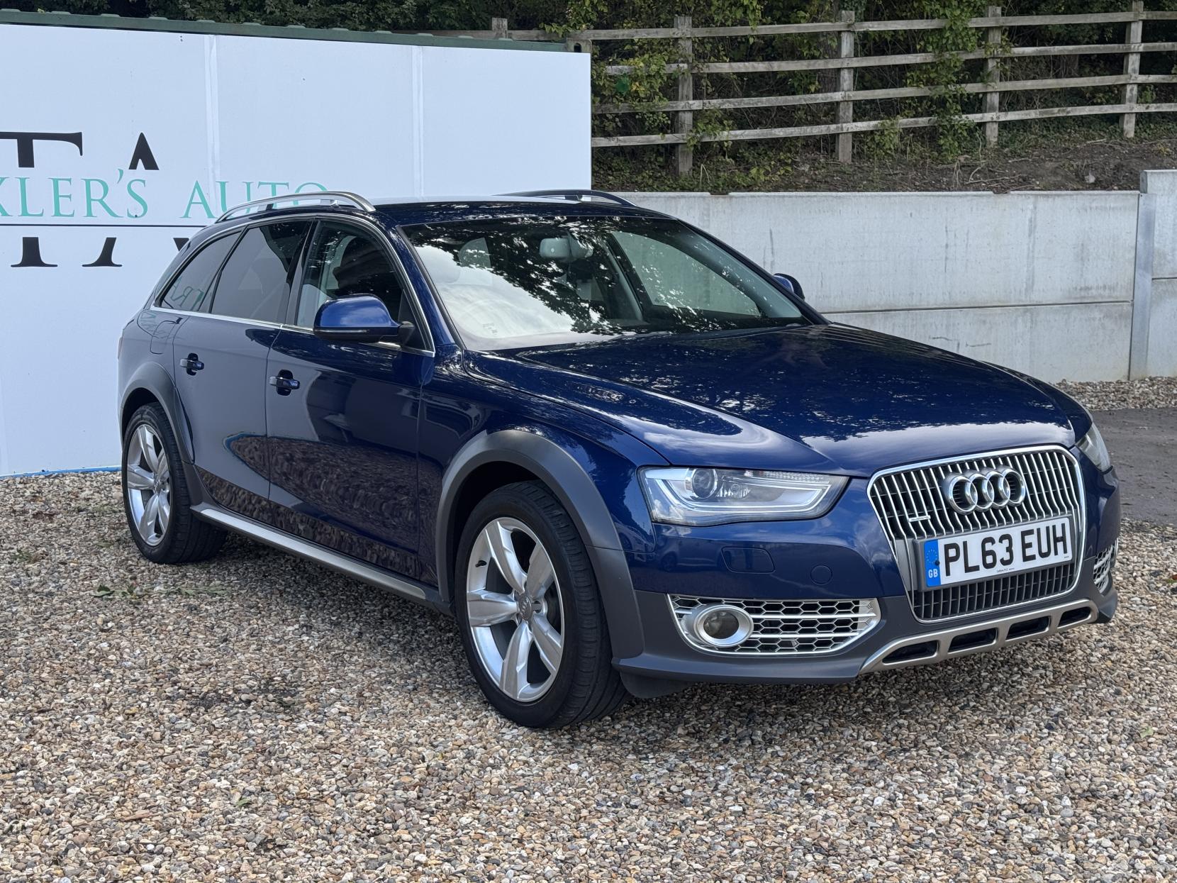 Audi A4 Allroad 2.0 TDI Estate 5dr Diesel S Tronic quattro Euro 5 (s/s) (177 ps)
