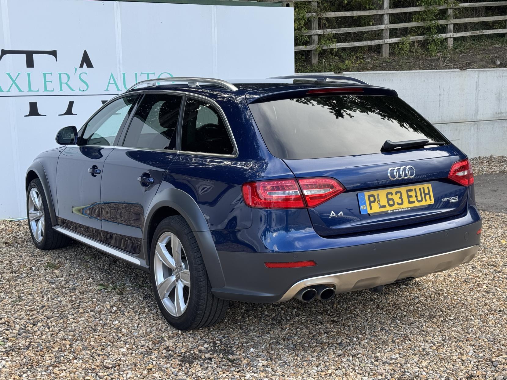 Audi A4 Allroad 2.0 TDI Estate 5dr Diesel S Tronic quattro Euro 5 (s/s) (177 ps)