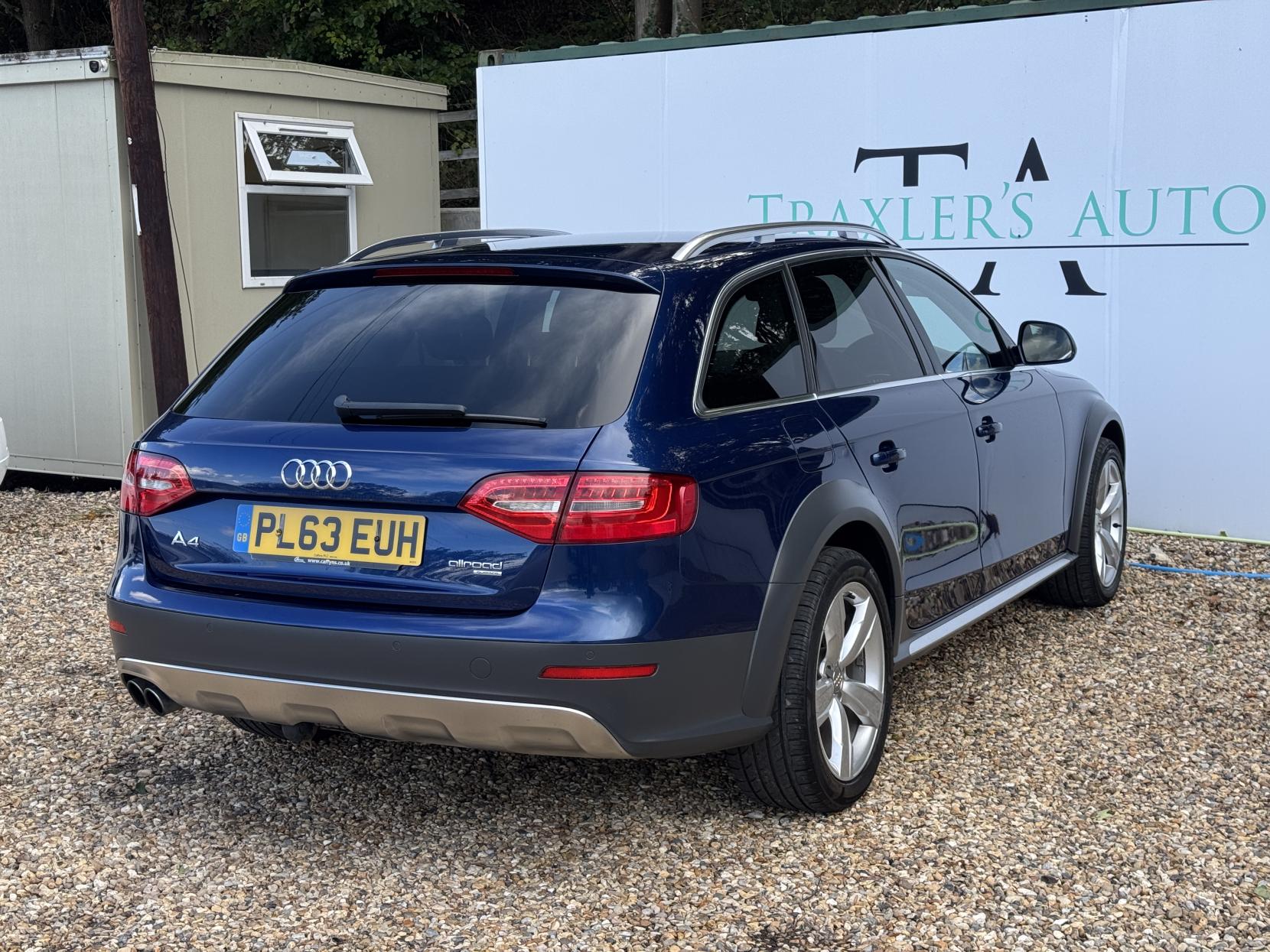 Audi A4 Allroad 2.0 TDI Estate 5dr Diesel S Tronic quattro Euro 5 (s/s) (177 ps)