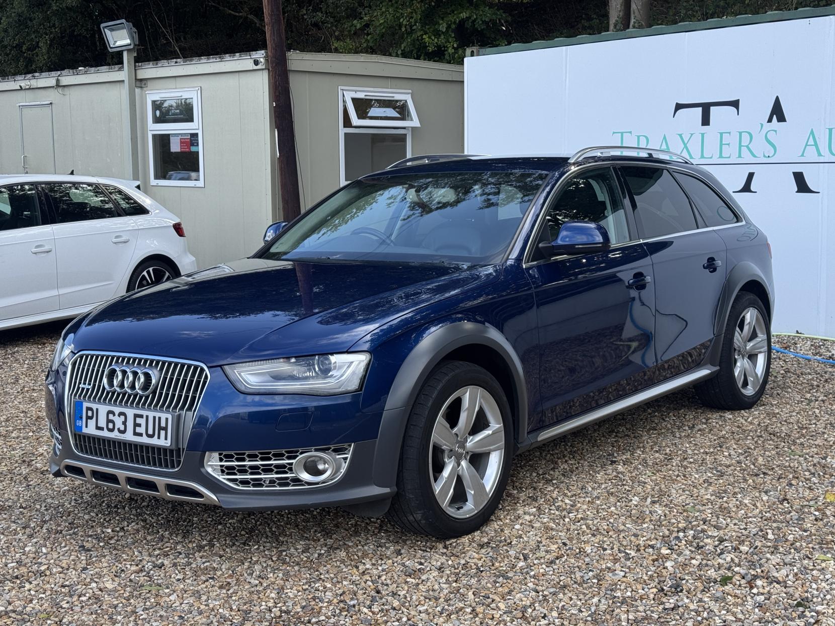 Audi A4 Allroad 2.0 TDI Estate 5dr Diesel S Tronic quattro Euro 5 (s/s) (177 ps)