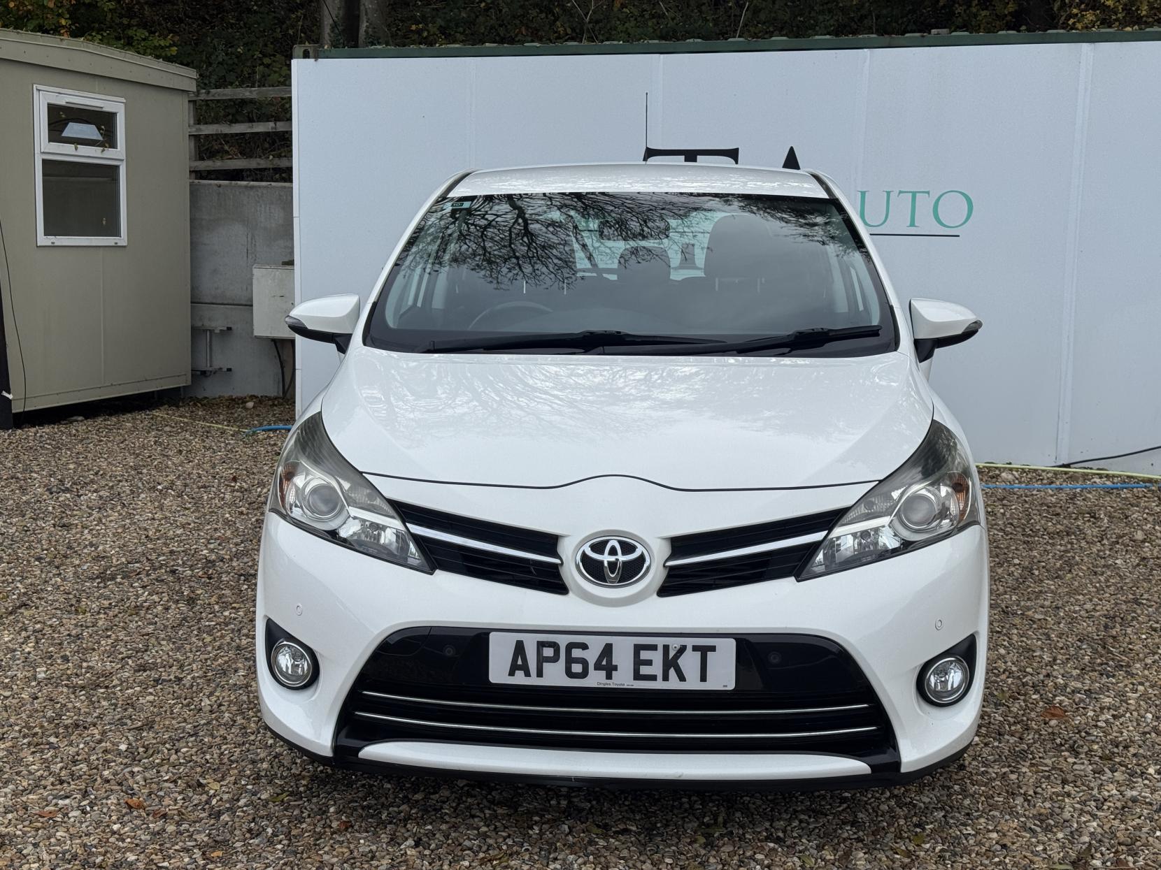 Toyota Verso 1.6 D-4D Trend MPV 5dr Diesel Manual Euro 5 (s/s) (110 bhp)