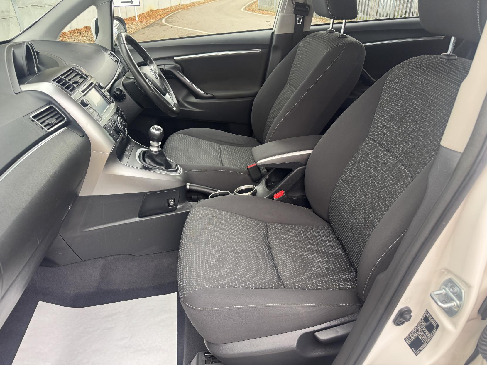 Toyota Verso 1.6 D-4D Trend MPV 5dr Diesel Manual Euro 5 (s/s) (110 bhp)