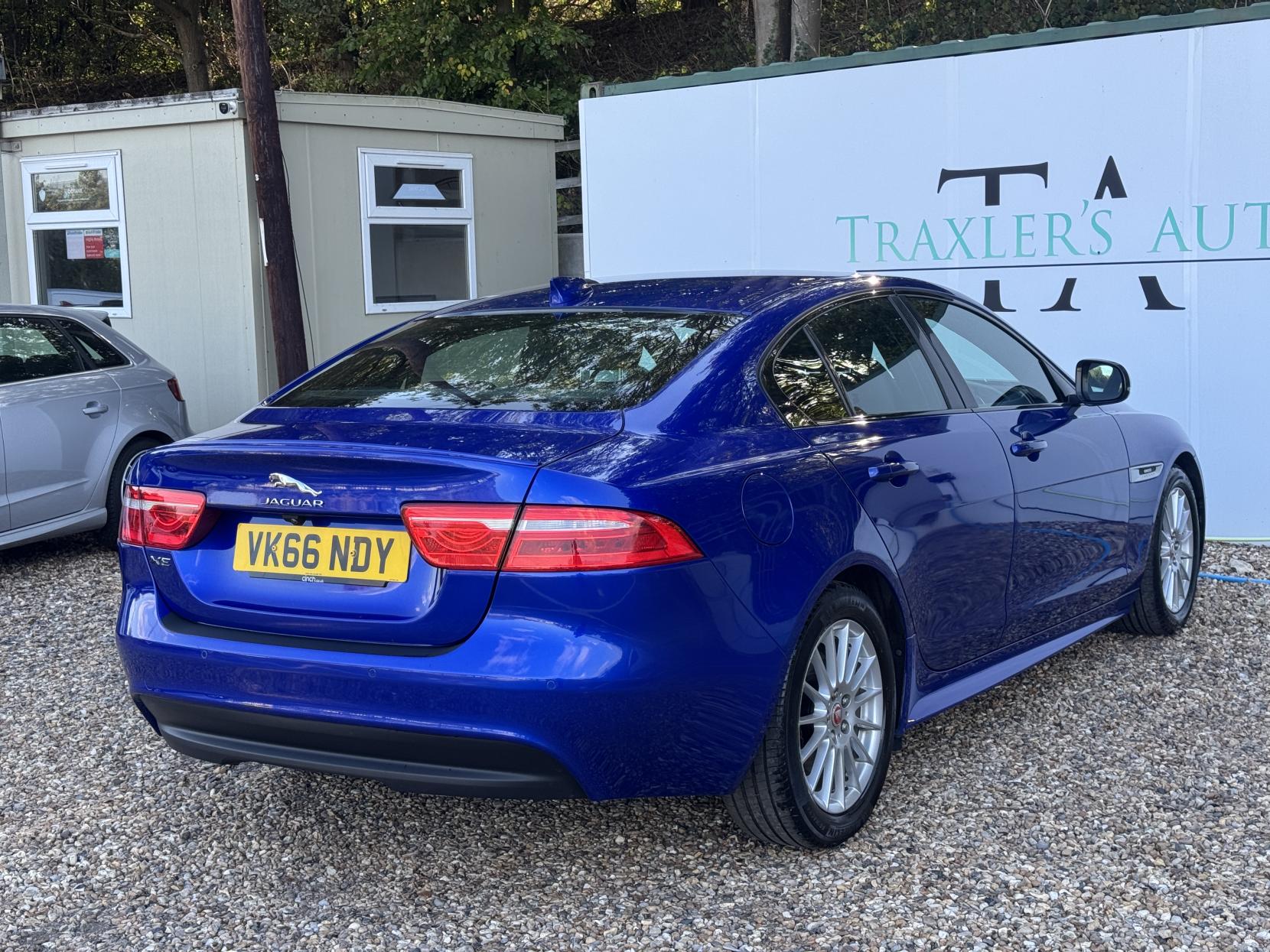 Jaguar XE 2.0d R-Sport Saloon 4dr Diesel Manual Euro 6 (s/s) (163 ps)