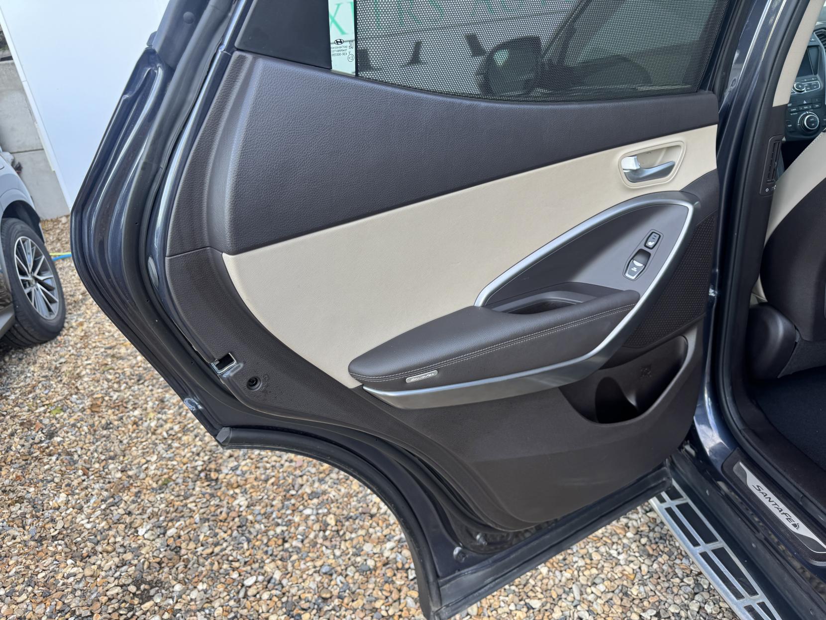 Hyundai Santa Fe 2.2 CRDi Premium SE SUV 5dr Diesel Auto 4WD Euro 5 (7 seat) (194 bhp)