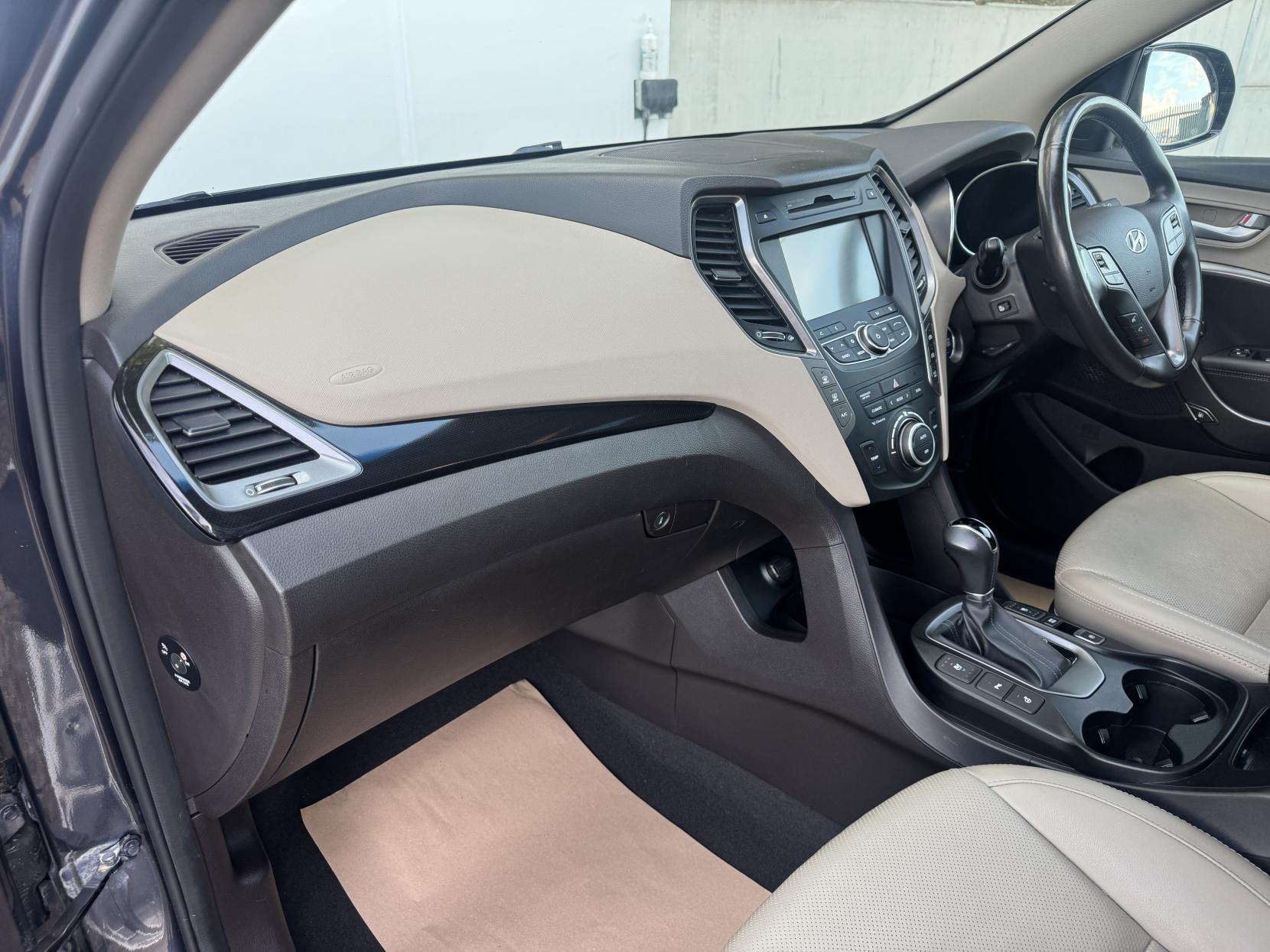 Hyundai Santa Fe 2.2 CRDi Premium SE SUV 5dr Diesel Auto 4WD Euro 5 (7 seat) (194 bhp)
