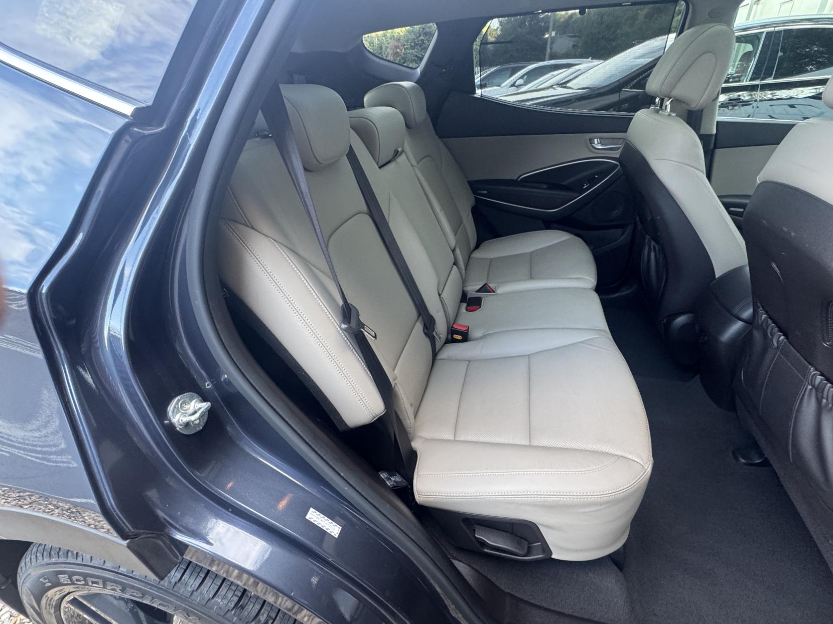 Hyundai Santa Fe 2.2 CRDi Premium SE SUV 5dr Diesel Auto 4WD Euro 5 (7 seat) (194 bhp)