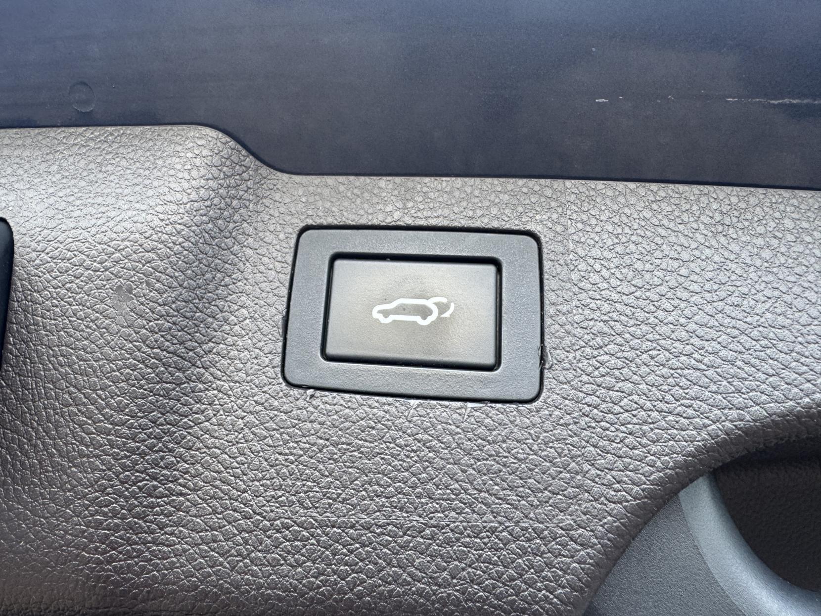 Hyundai Santa Fe 2.2 CRDi Premium SE SUV 5dr Diesel Auto 4WD Euro 5 (7 seat) (194 bhp)