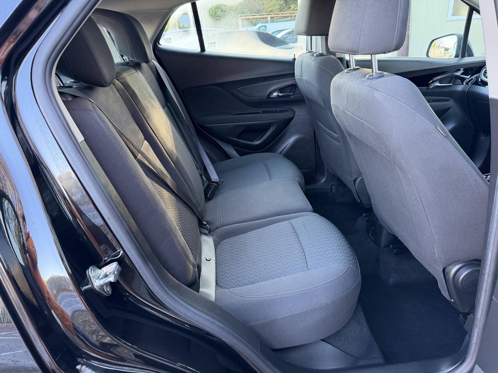 Vauxhall Mokka X 1.4i Turbo Design Nav SUV 5dr Petrol Auto Euro 6 (140 ps)