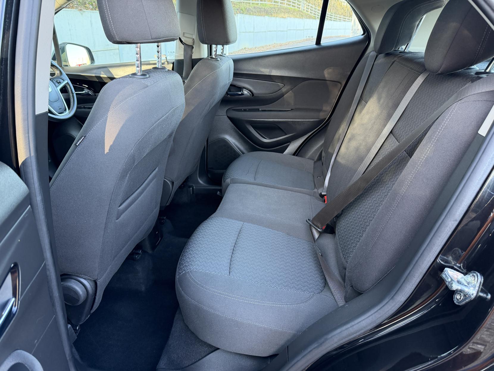 Vauxhall Mokka X 1.4i Turbo Design Nav SUV 5dr Petrol Auto Euro 6 (140 ps)