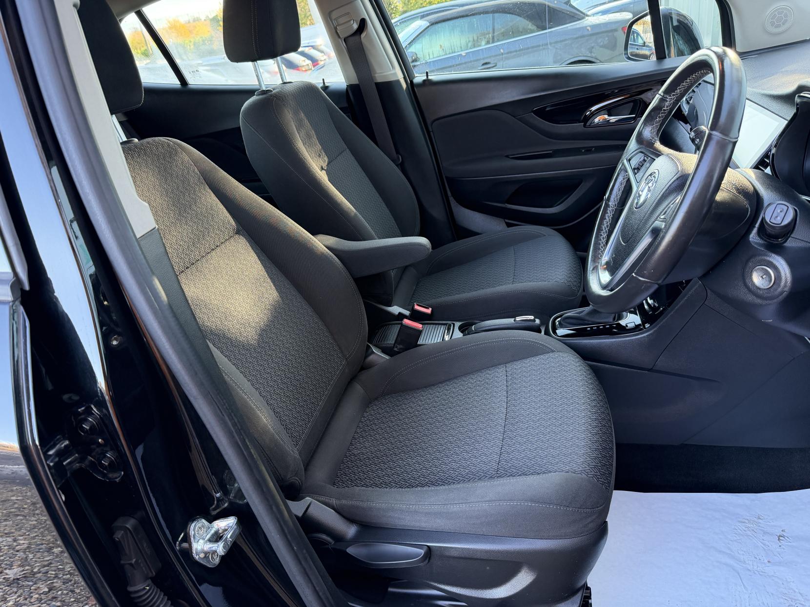 Vauxhall Mokka X 1.4i Turbo Design Nav SUV 5dr Petrol Auto Euro 6 (140 ps)