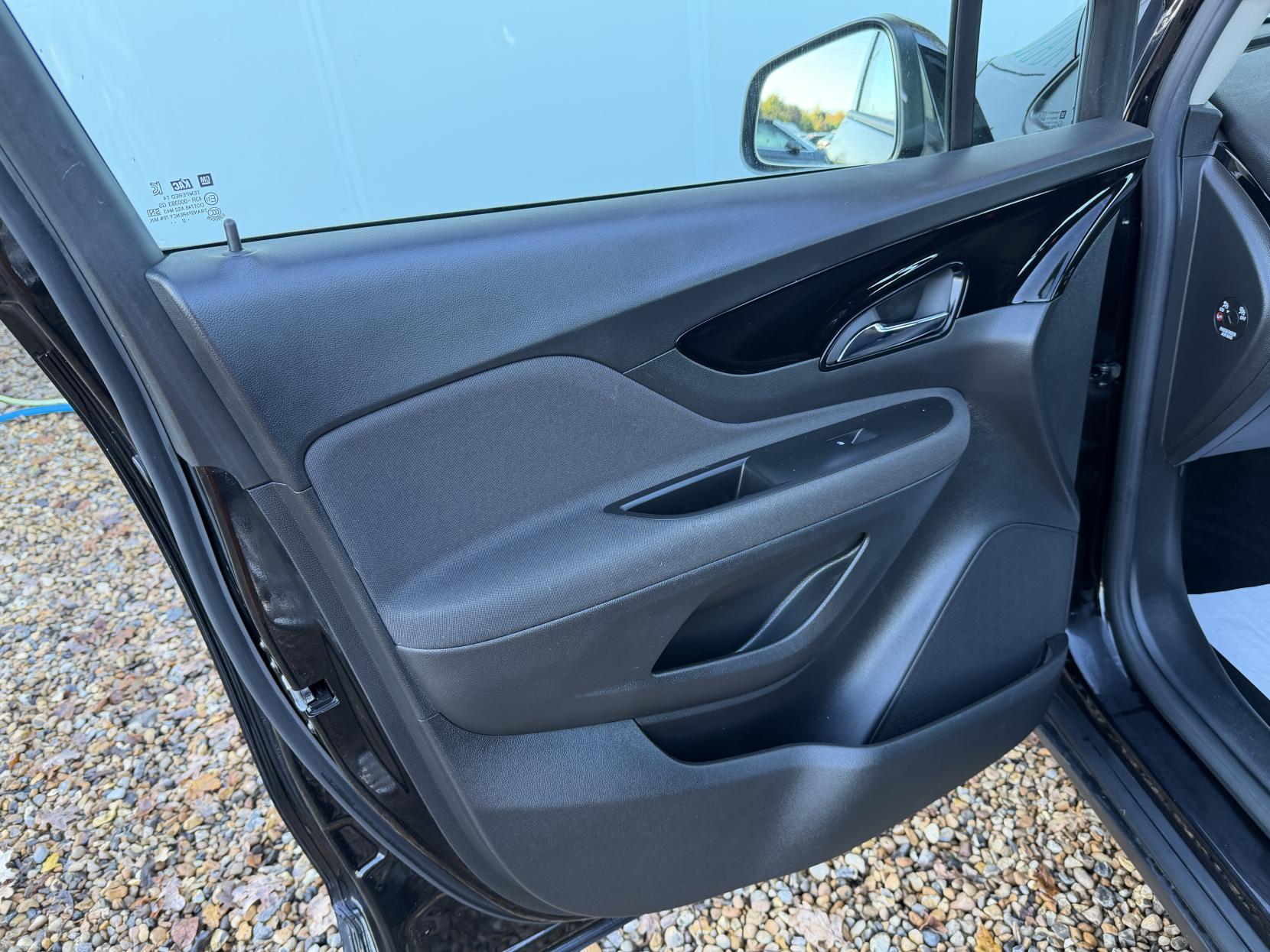 Vauxhall Mokka X 1.4i Turbo Design Nav SUV 5dr Petrol Auto Euro 6 (140 ps)