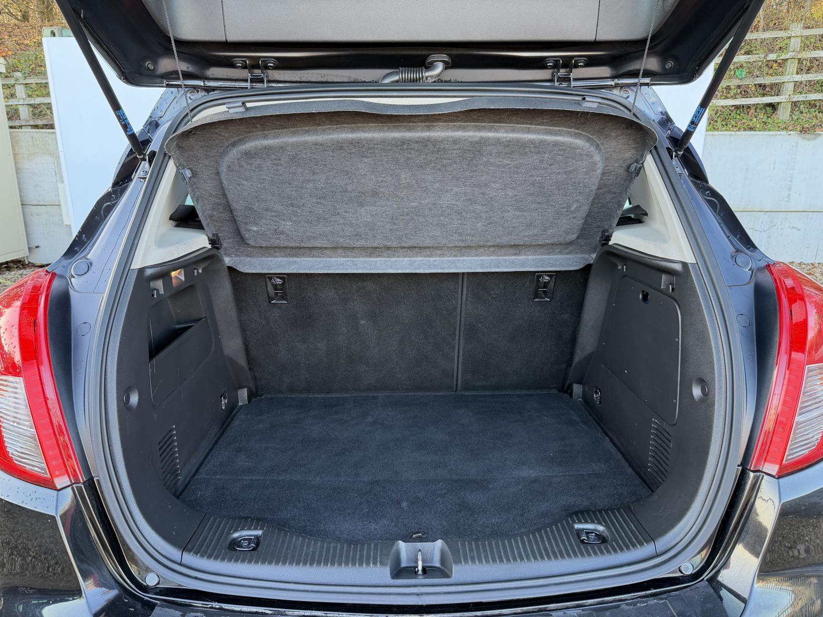 Vauxhall Mokka X 1.4i Turbo Design Nav SUV 5dr Petrol Auto Euro 6 (140 ps)