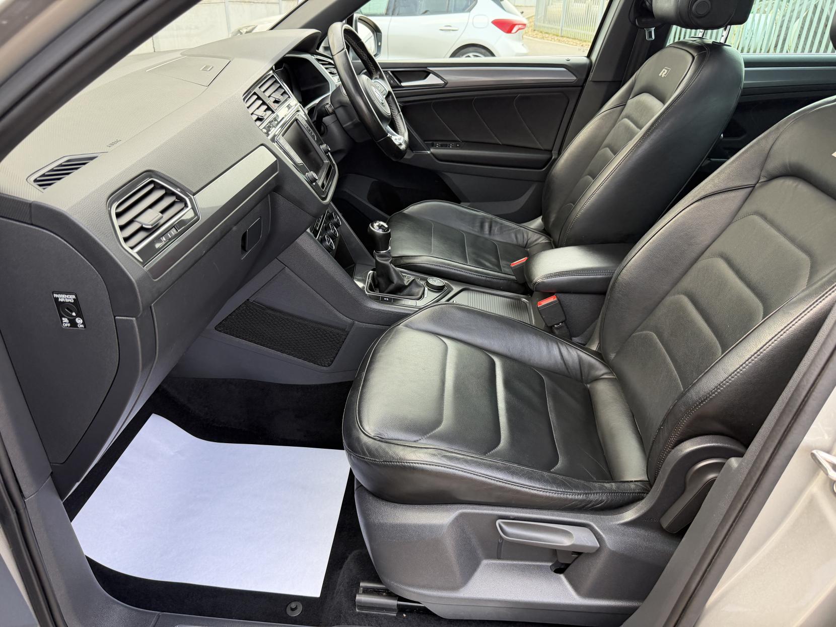 Volkswagen Tiguan 2.0 TDI BlueMotion Tech R-Line SUV 5dr Diesel Manual 4Motion Euro 6 (s/s) (150 ps)