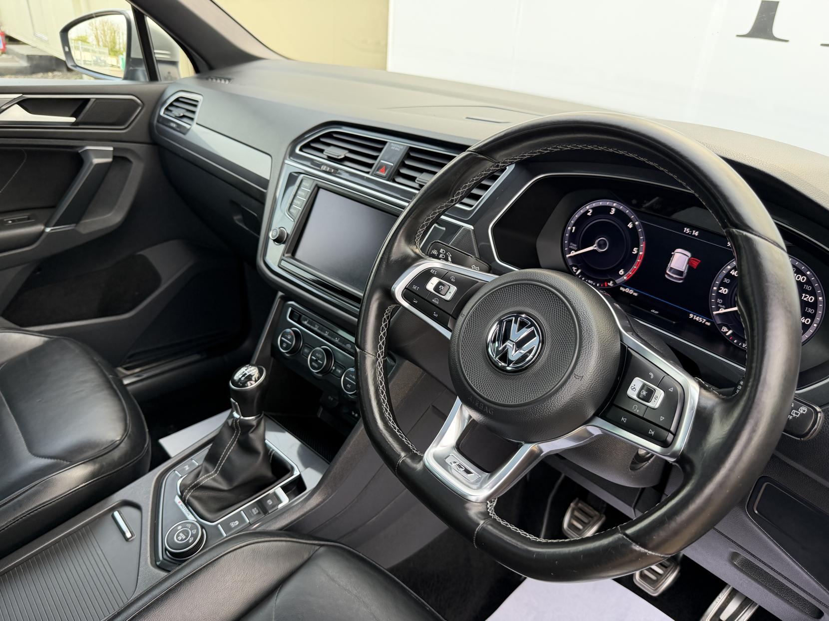 Volkswagen Tiguan 2.0 TDI BlueMotion Tech R-Line SUV 5dr Diesel Manual 4Motion Euro 6 (s/s) (150 ps)