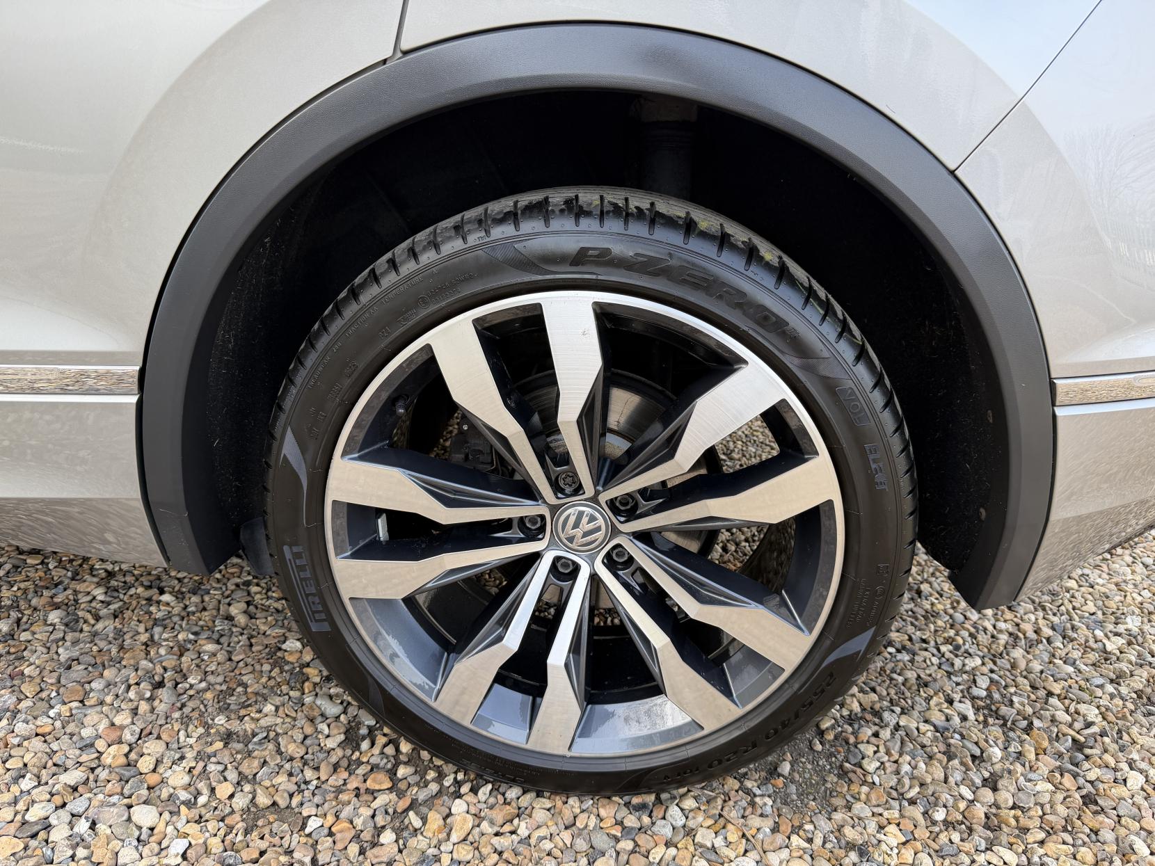 Volkswagen Tiguan 2.0 TDI BlueMotion Tech R-Line SUV 5dr Diesel Manual 4Motion Euro 6 (s/s) (150 ps)