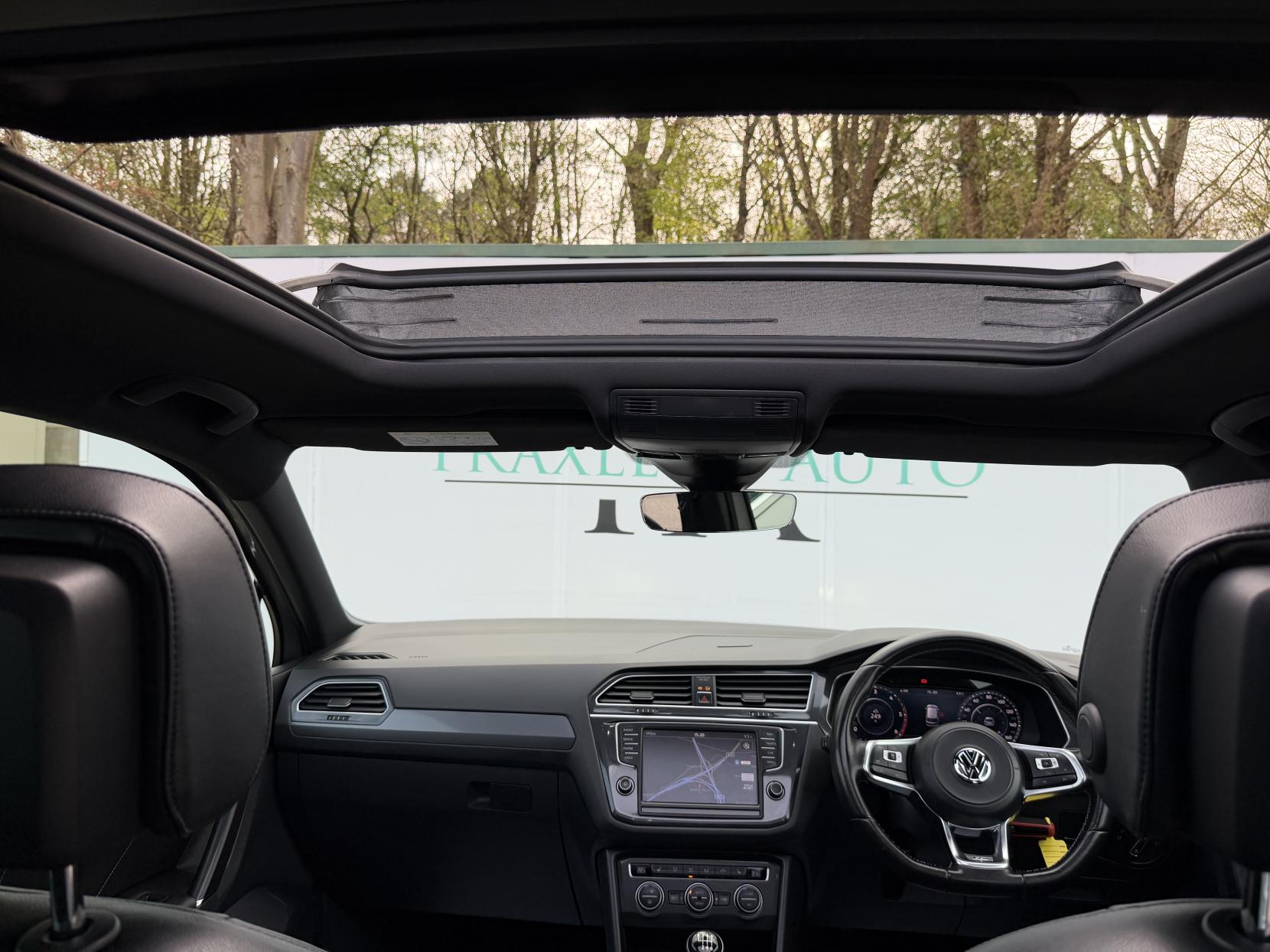 Volkswagen Tiguan 2.0 TDI BlueMotion Tech R-Line SUV 5dr Diesel Manual 4Motion Euro 6 (s/s) (150 ps)