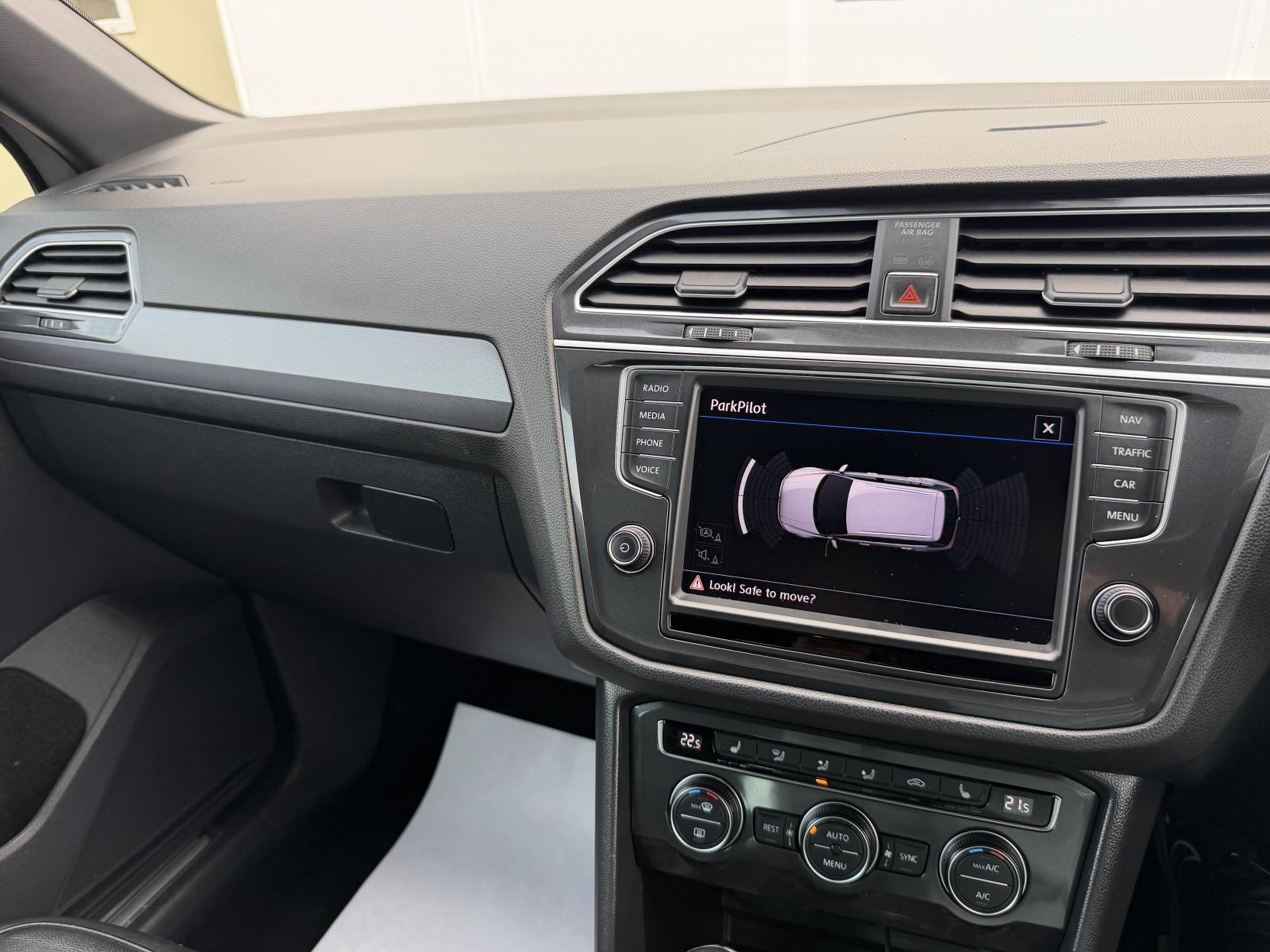 Volkswagen Tiguan 2.0 TDI BlueMotion Tech R-Line SUV 5dr Diesel Manual 4Motion Euro 6 (s/s) (150 ps)