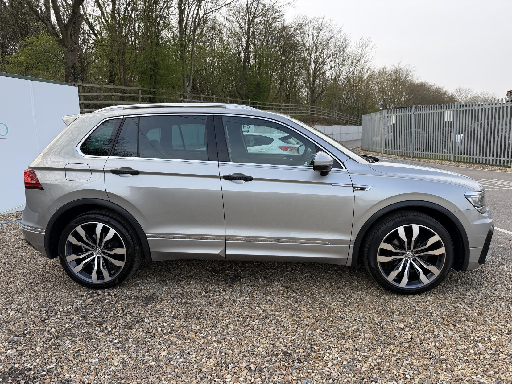 Volkswagen Tiguan 2.0 TDI BlueMotion Tech R-Line SUV 5dr Diesel Manual 4Motion Euro 6 (s/s) (150 ps)