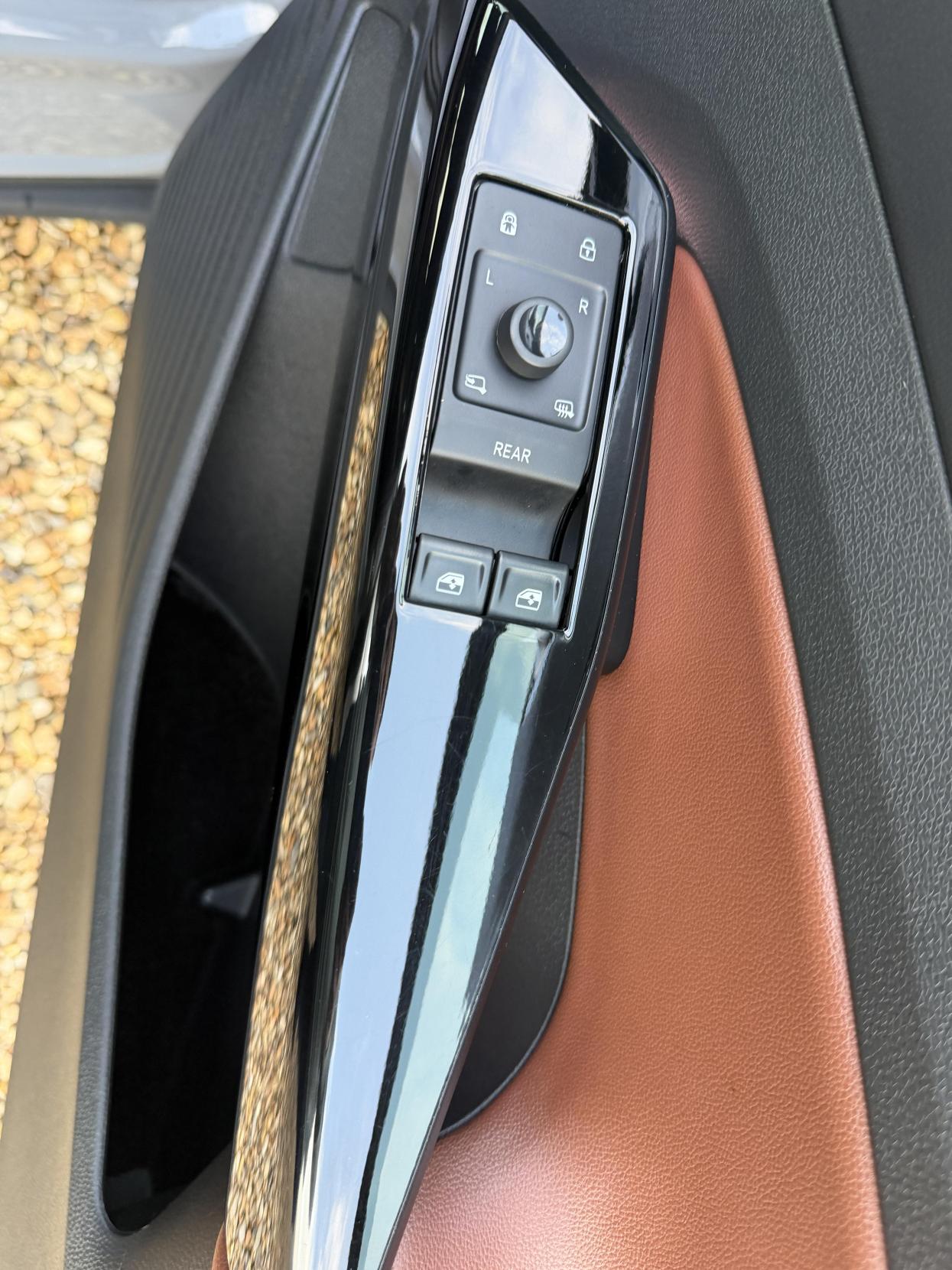 Volkswagen ID.4 Pro Performance 77kWh Life SUV 5dr Electric Auto (204 ps)