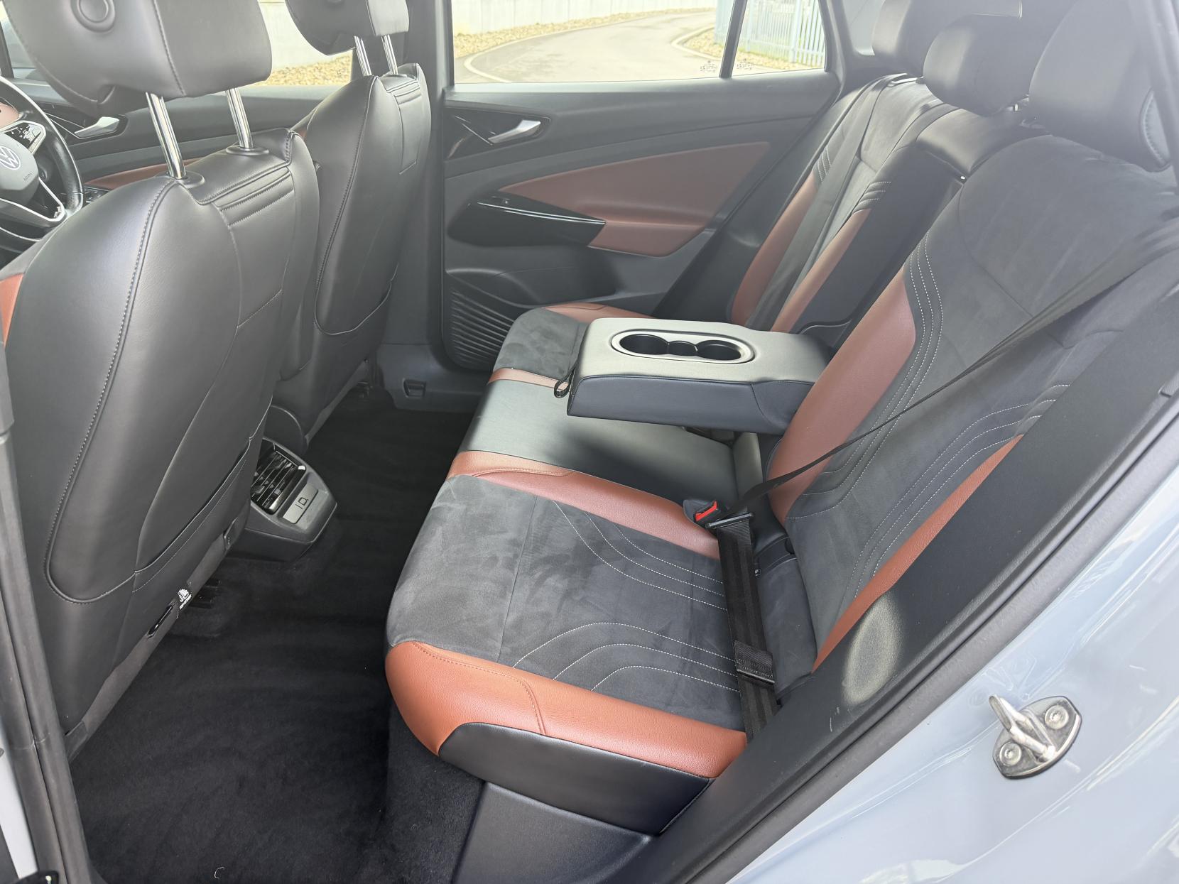 Volkswagen ID.4 Pro Performance 77kWh Life SUV 5dr Electric Auto (204 ps)