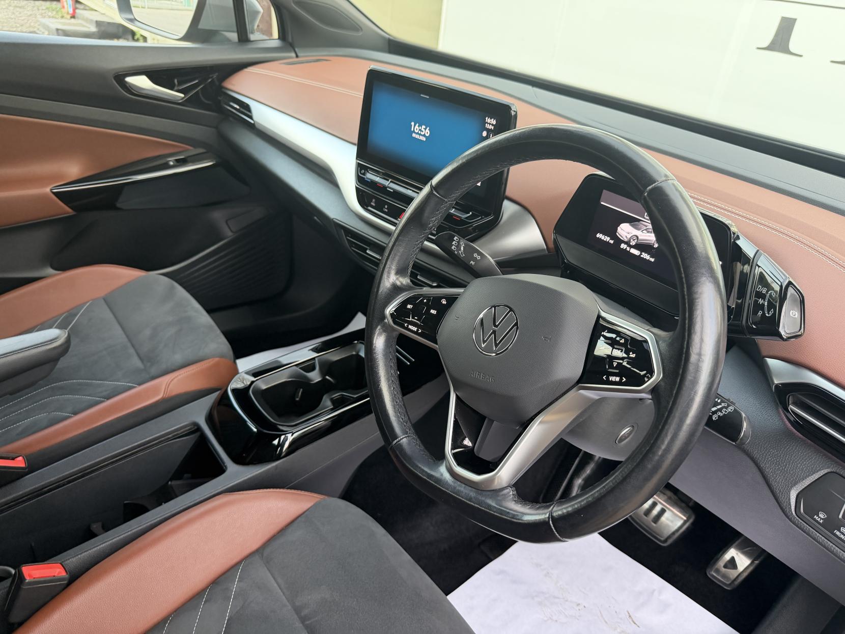 Volkswagen ID.4 Pro Performance 77kWh Life SUV 5dr Electric Auto (204 ps)