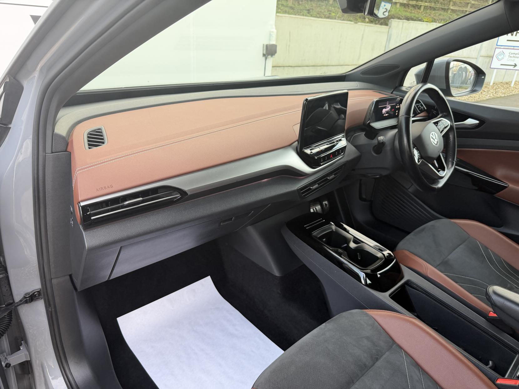 Volkswagen ID.4 Pro Performance 77kWh Life SUV 5dr Electric Auto (204 ps)