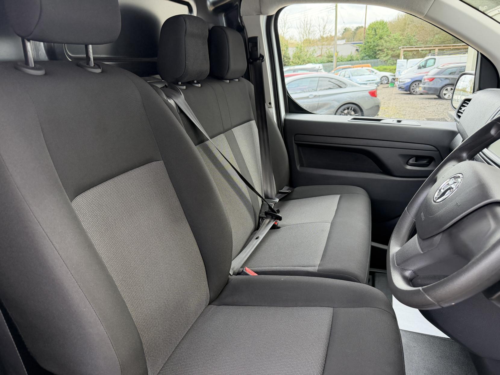 Vauxhall Vivaro 1.5 Turbo D 2900 Prime Panel Van 6dr Diesel Manual L1 H1 Euro 6 (s/s) (100 ps)