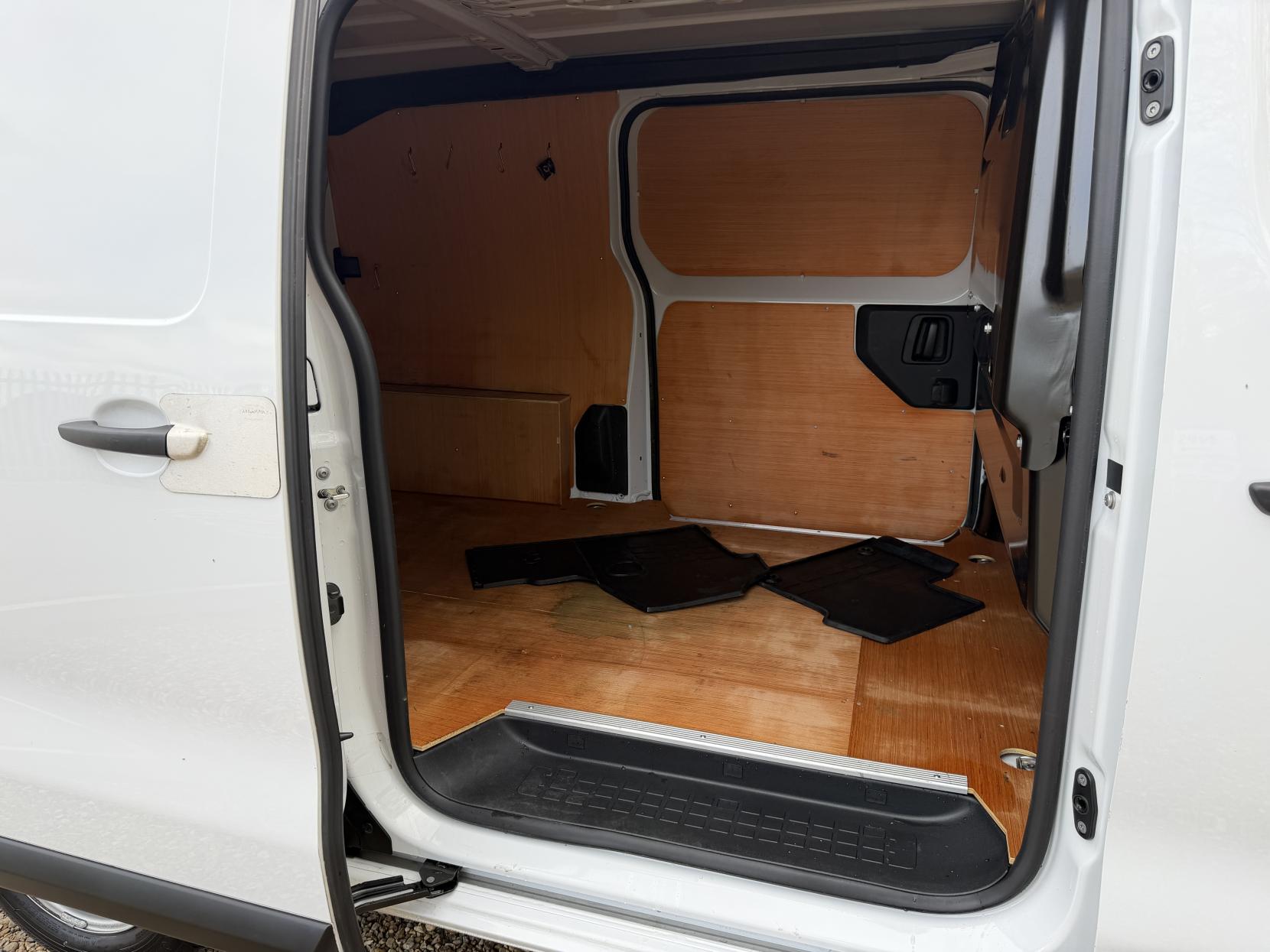 Vauxhall Vivaro 1.5 Turbo D 2900 Prime Panel Van 6dr Diesel Manual L1 H1 Euro 6 (s/s) (100 ps)