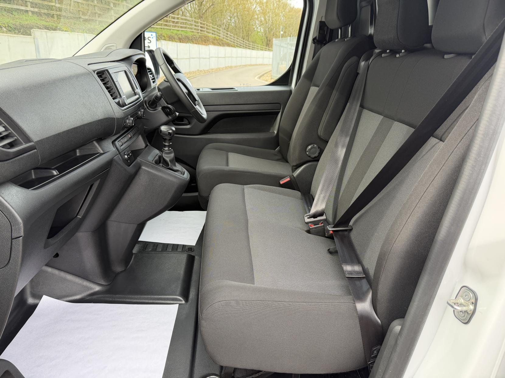 Vauxhall Vivaro 1.5 Turbo D 2900 Prime Panel Van 6dr Diesel Manual L1 H1 Euro 6 (s/s) (100 ps)