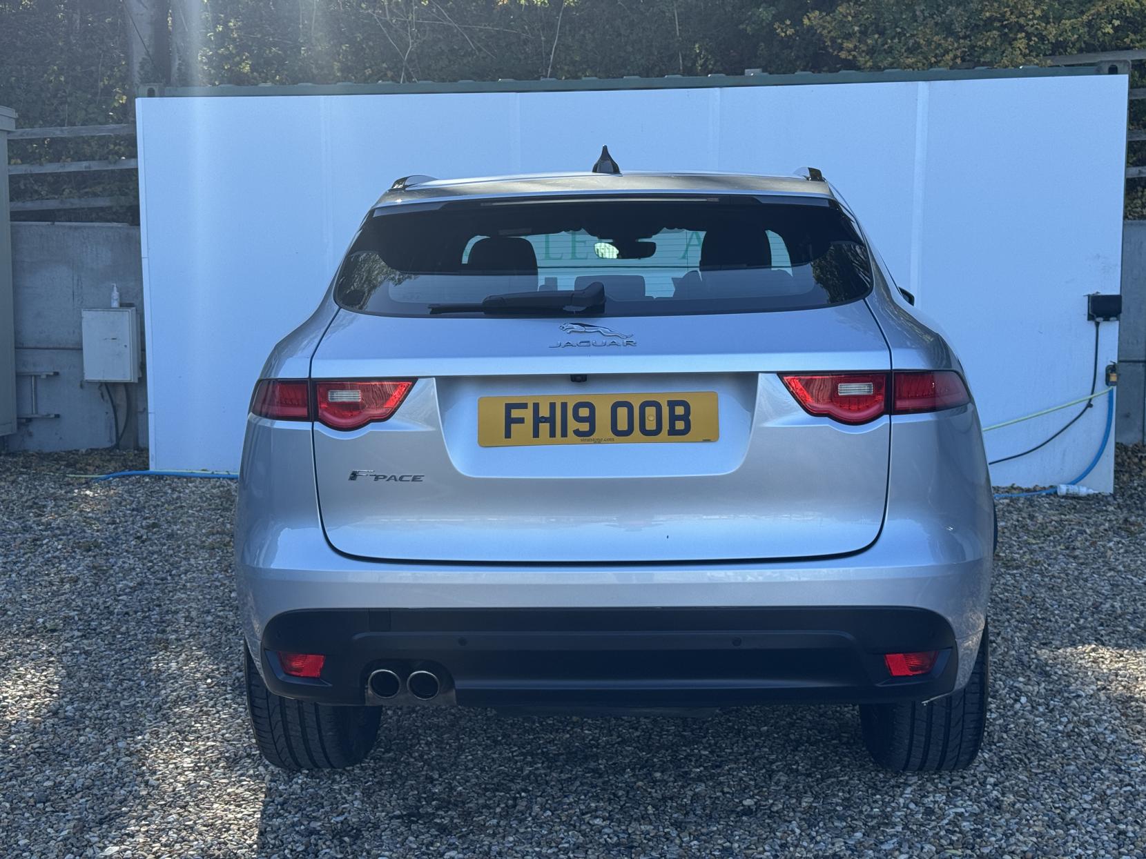 Jaguar F-PACE 2.0 D180 R-Sport Auto AWD Euro 6 (s/s) 5dr