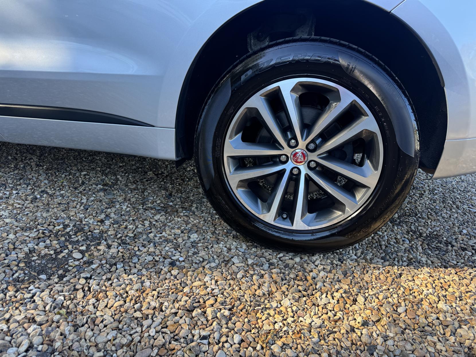 Jaguar F-PACE 2.0 D180 R-Sport Auto AWD Euro 6 (s/s) 5dr