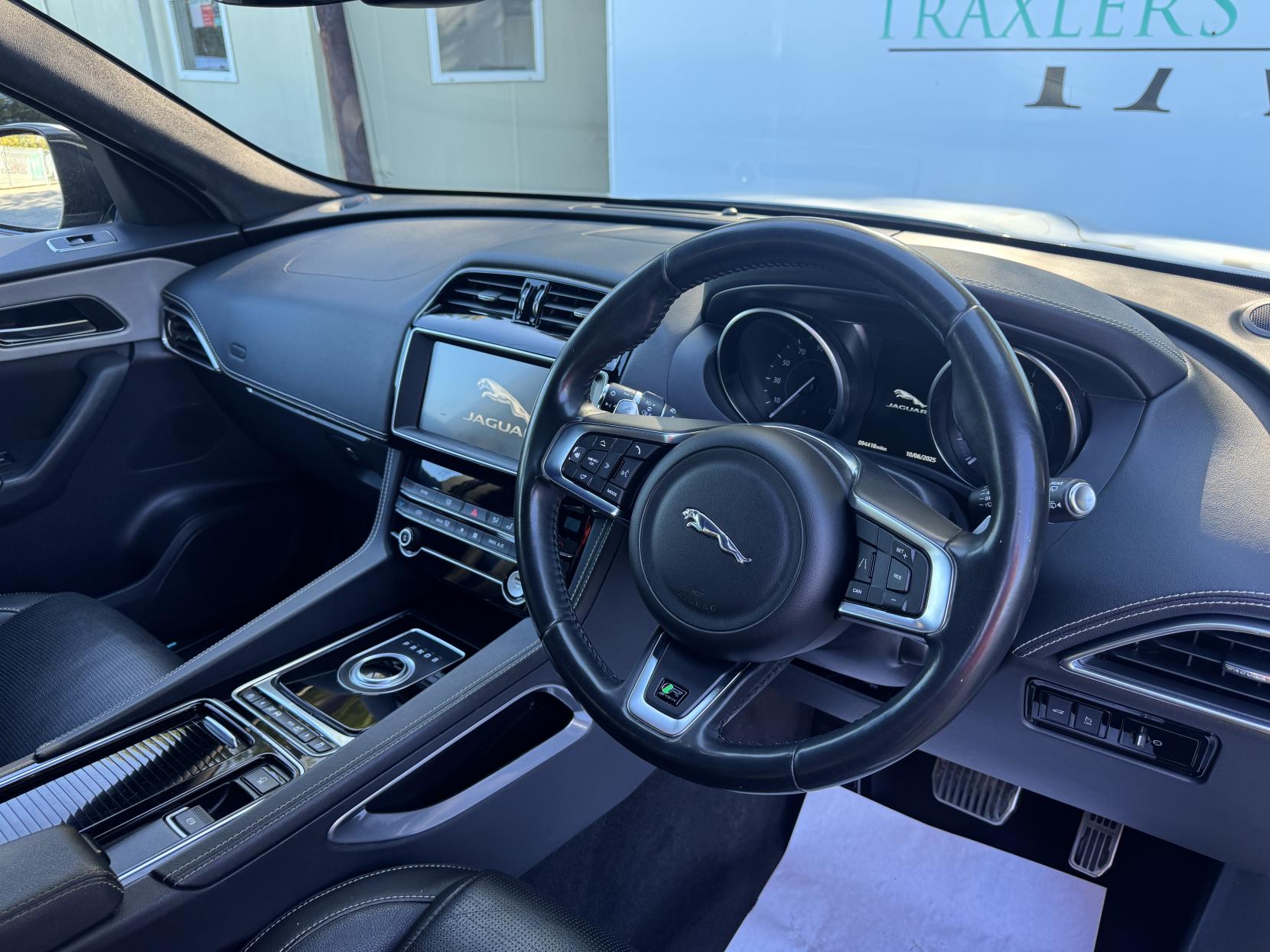 Jaguar F-PACE 2.0 D180 R-Sport Auto AWD Euro 6 (s/s) 5dr